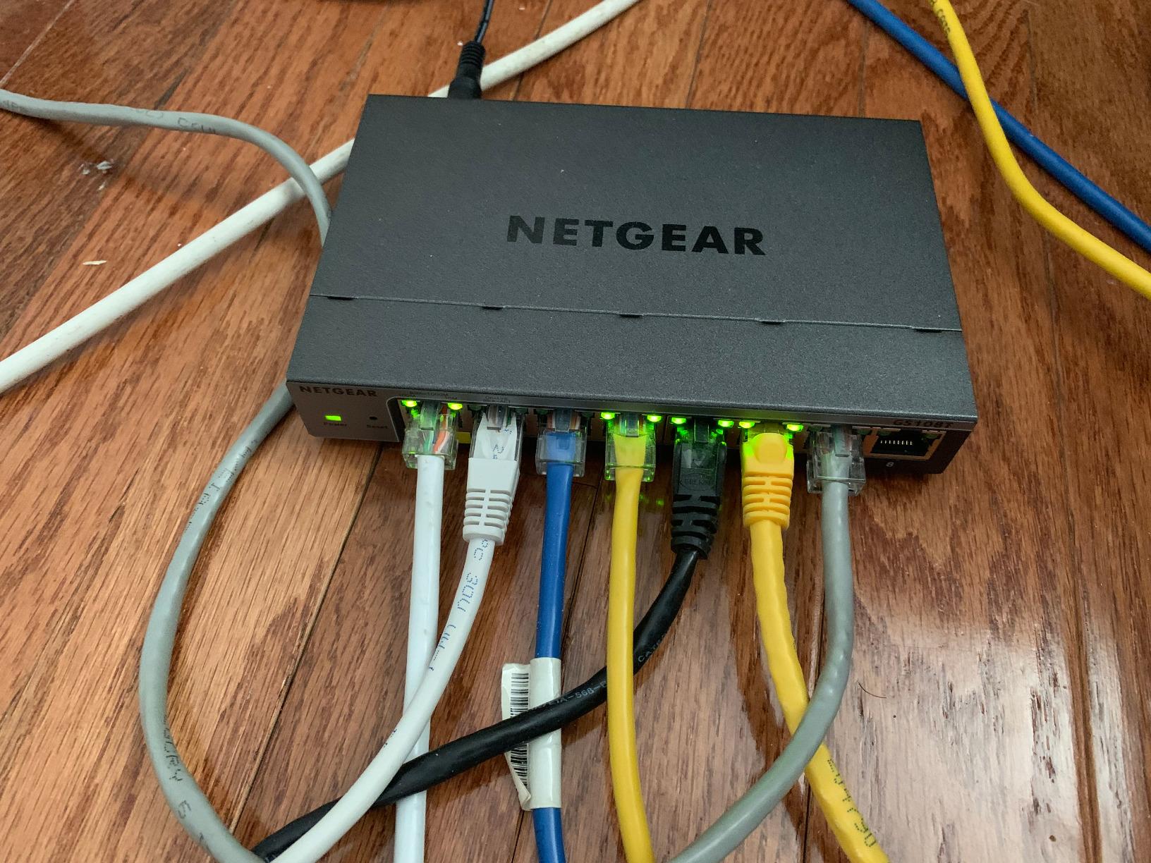 NETGEAR 8-Port Gigabit Ethernet Smart Switch (GS108T) - Managed, with 1 x PD, Optional Insight Cloud Management, Desktop or Wall Mount, Silent Operation, and Limited Lifetime Protection customer photo 2