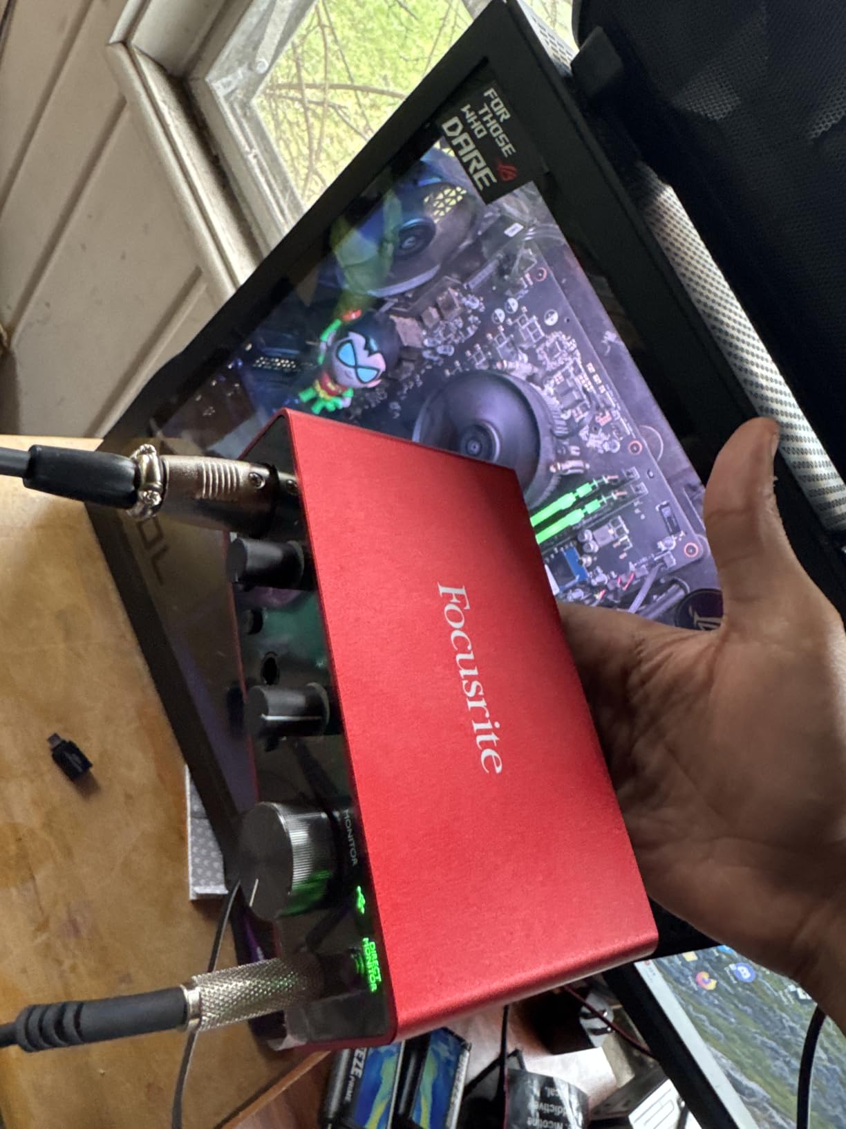 Focusrite Scarlett Solo 3rd Gen USB Audio Interface for Guitarists, Vocalists, Podcasters or Producers to record and playback studio quality sound customer photo 1