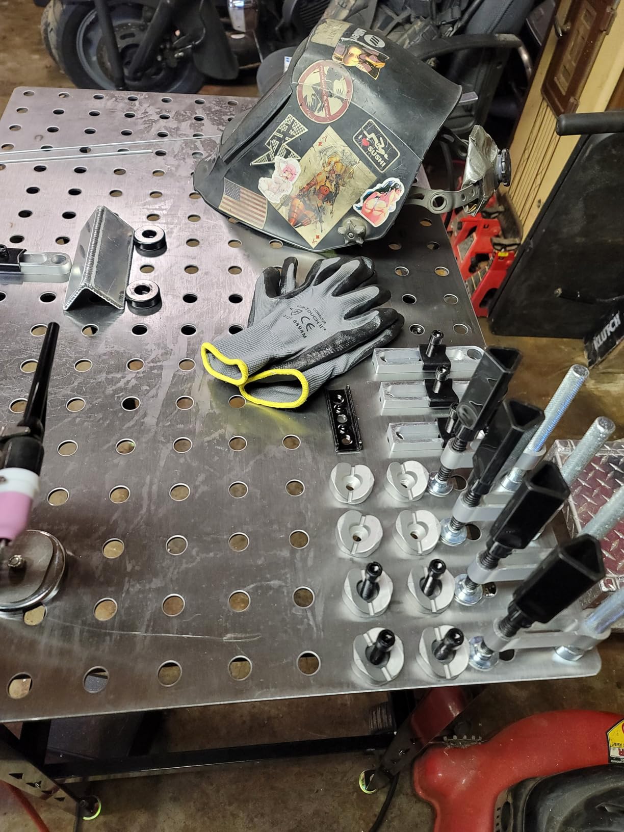 Klutch Steel Welding Table with 24-Piece Fit-Up Tool Kit, 600 Lb Capacity, 36 in. L x 24 in. W x 33-1/4 in. H, 16mm Fixture Holes, Stand Alone or Benchtop Welding Fabrication Table customer photo 1