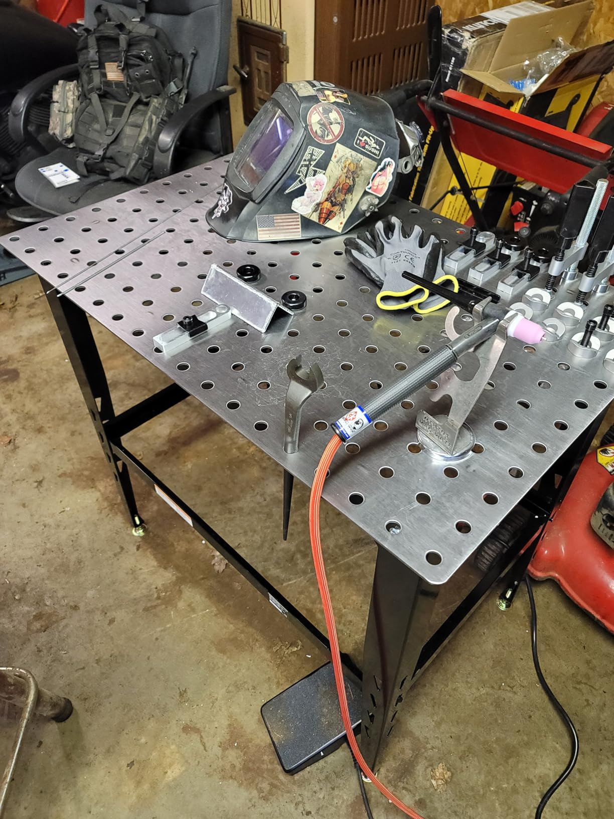 Klutch Steel Welding Table with 24-Piece Fit-Up Tool Kit, 600 Lb Capacity, 36 in. L x 24 in. W x 33-1/4 in. H, 16mm Fixture Holes, Stand Alone or Benchtop Welding Fabrication Table customer photo 2