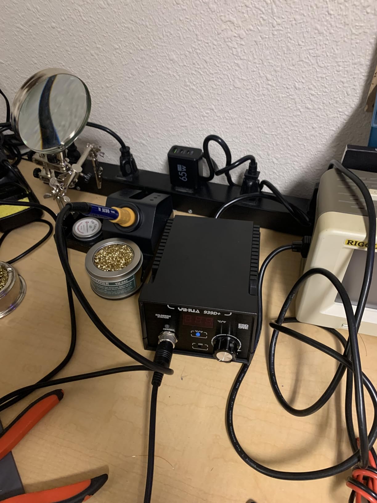 YIHUA 939D+ Digital Soldering Station, 75W Equivalent with Precision Heat Control (392°F to 896°F) and Built-in Transformer. ESD Safe, Lead Free with °C/°F display customer photo 1