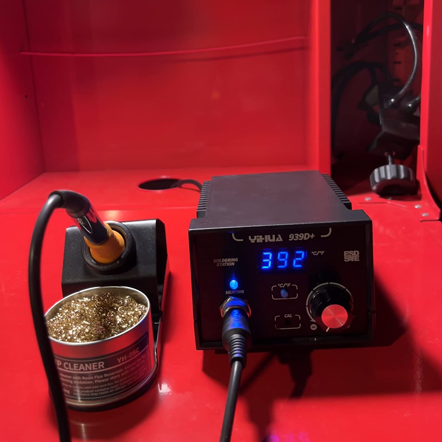 YIHUA 939D+ Digital Soldering Station, 75W Equivalent with Precision Heat Control (392°F to 896°F) and Built-in Transformer. ESD Safe, Lead Free with °C/°F display customer photo 2