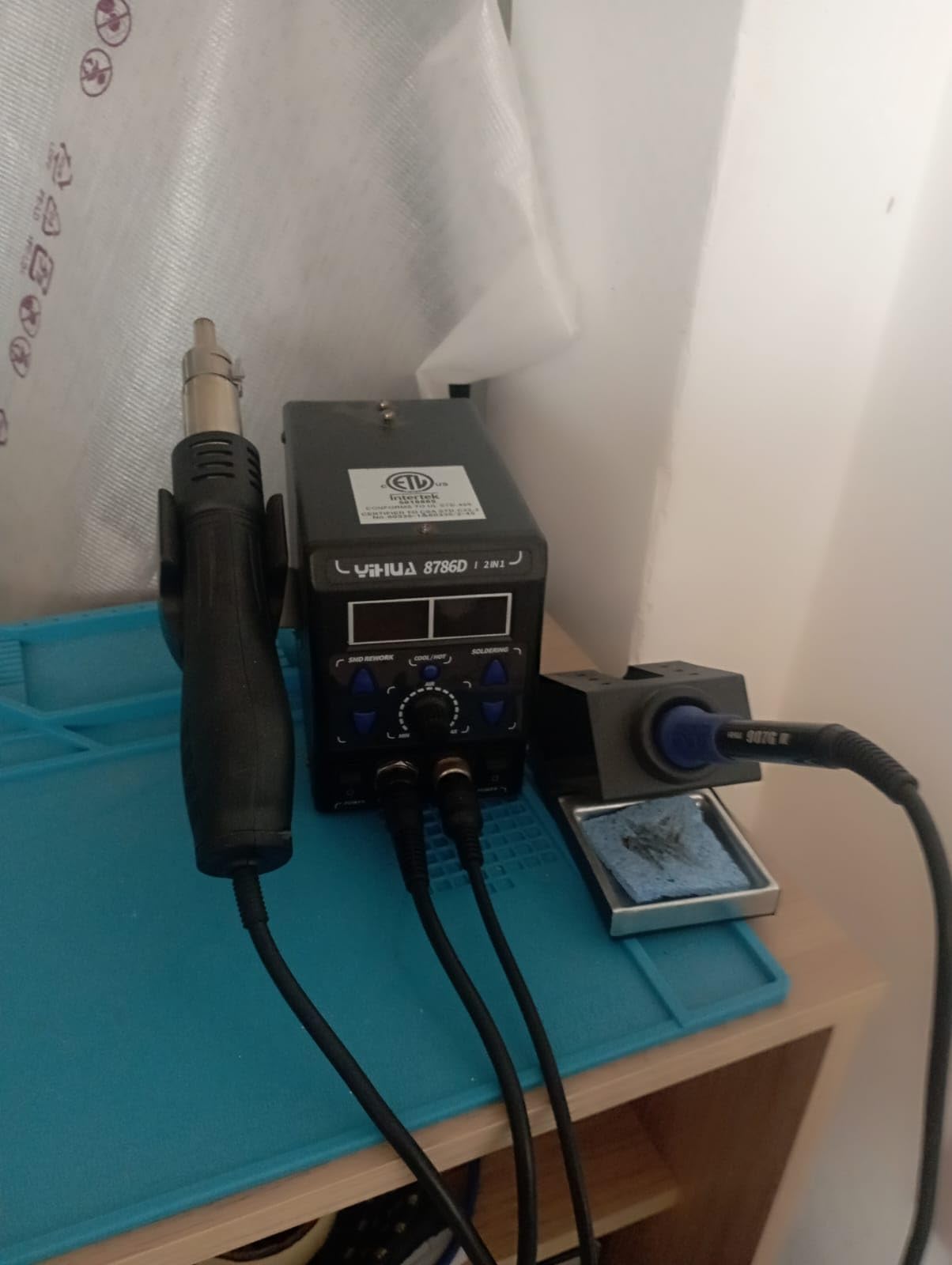 YIHUA 8786D I 2 in 1 Hot Air Rework and Soldering Iron Station with 10 Solder Iron Tips, 4 Hot Air Nozzles, °F/°C, Cool/Hot Air Conversion and Sleep Function customer photo 2