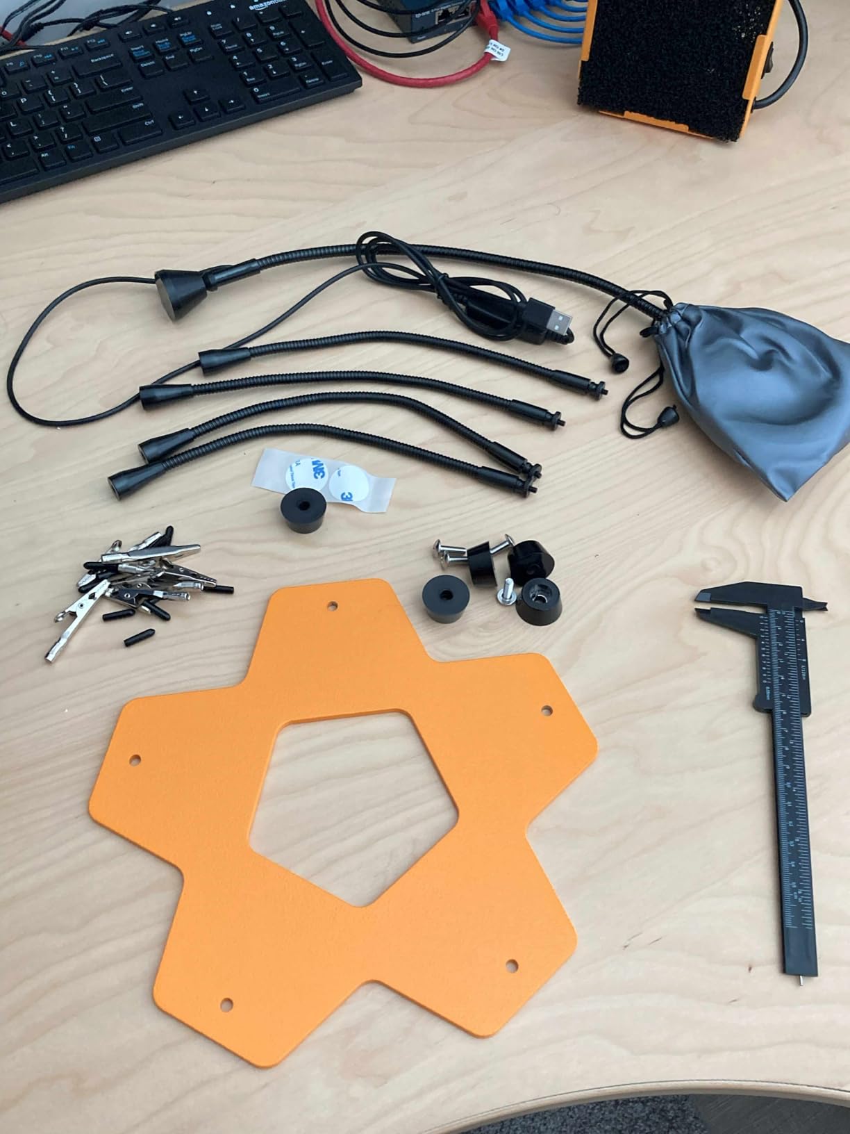 KOTTO LED Lighted Magnifying Third Hand Soldering PCB Holder Tool Five Arms Helping Hands Crafts Jewelry Hobby Workshop Helping Station Non-slip weighted base customer photo 1