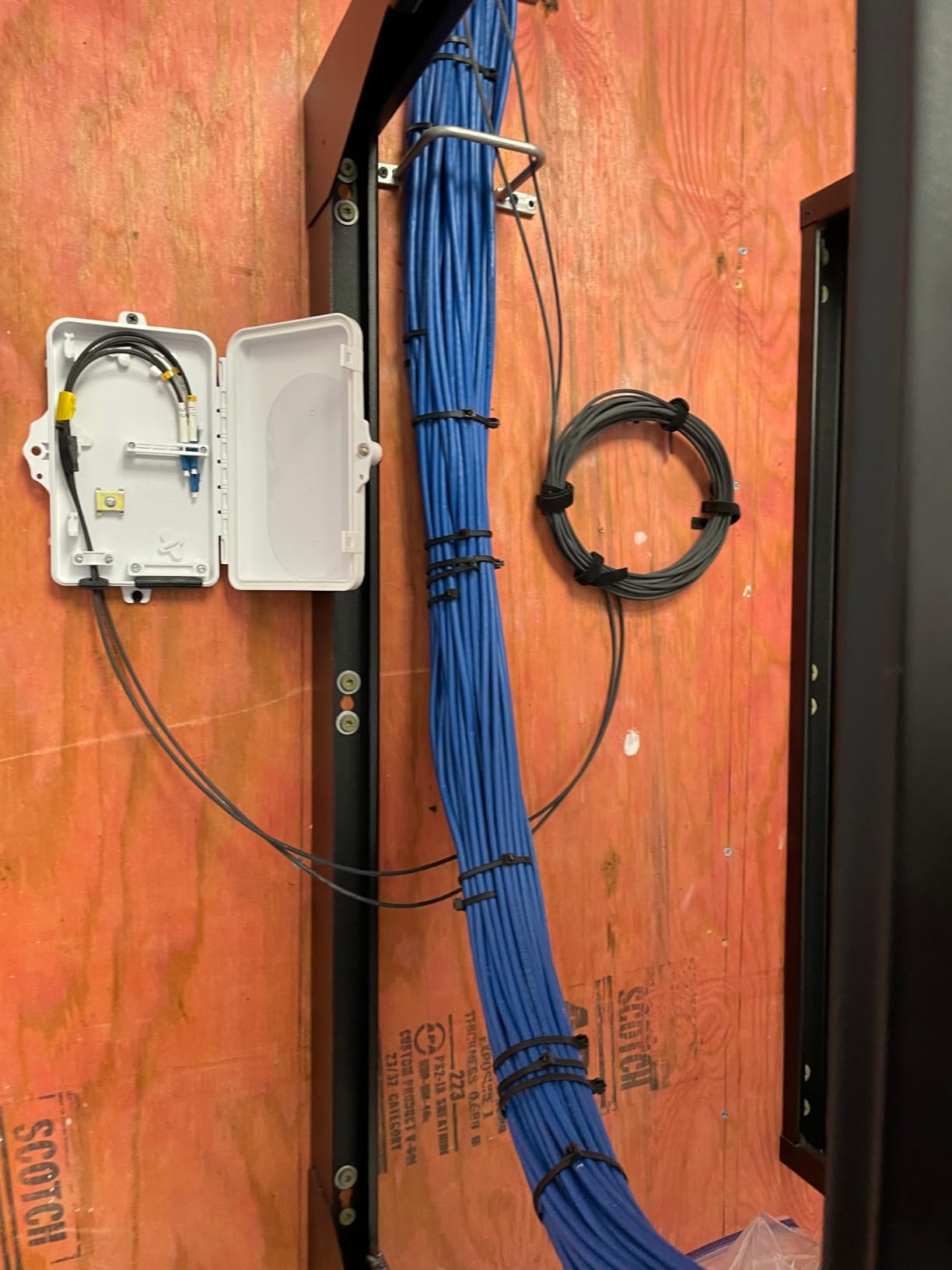 100M LC to LC Outdoor Armored Duplex SM Fiber Optic Cable Jumper Optical Patch Cord Singlemode 9/125 100Meters 328ft LC-LC customer photo 1