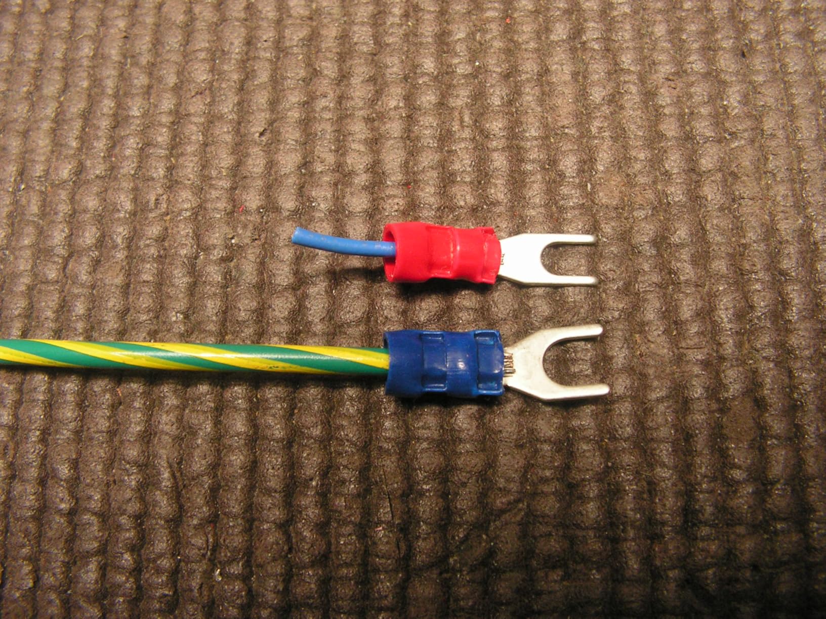 Klein Tools 3005CR Wire Crimper Tool, Ratcheting Insulated Terminal Crimper for 10 to 22 AWG Wire customer photo 1