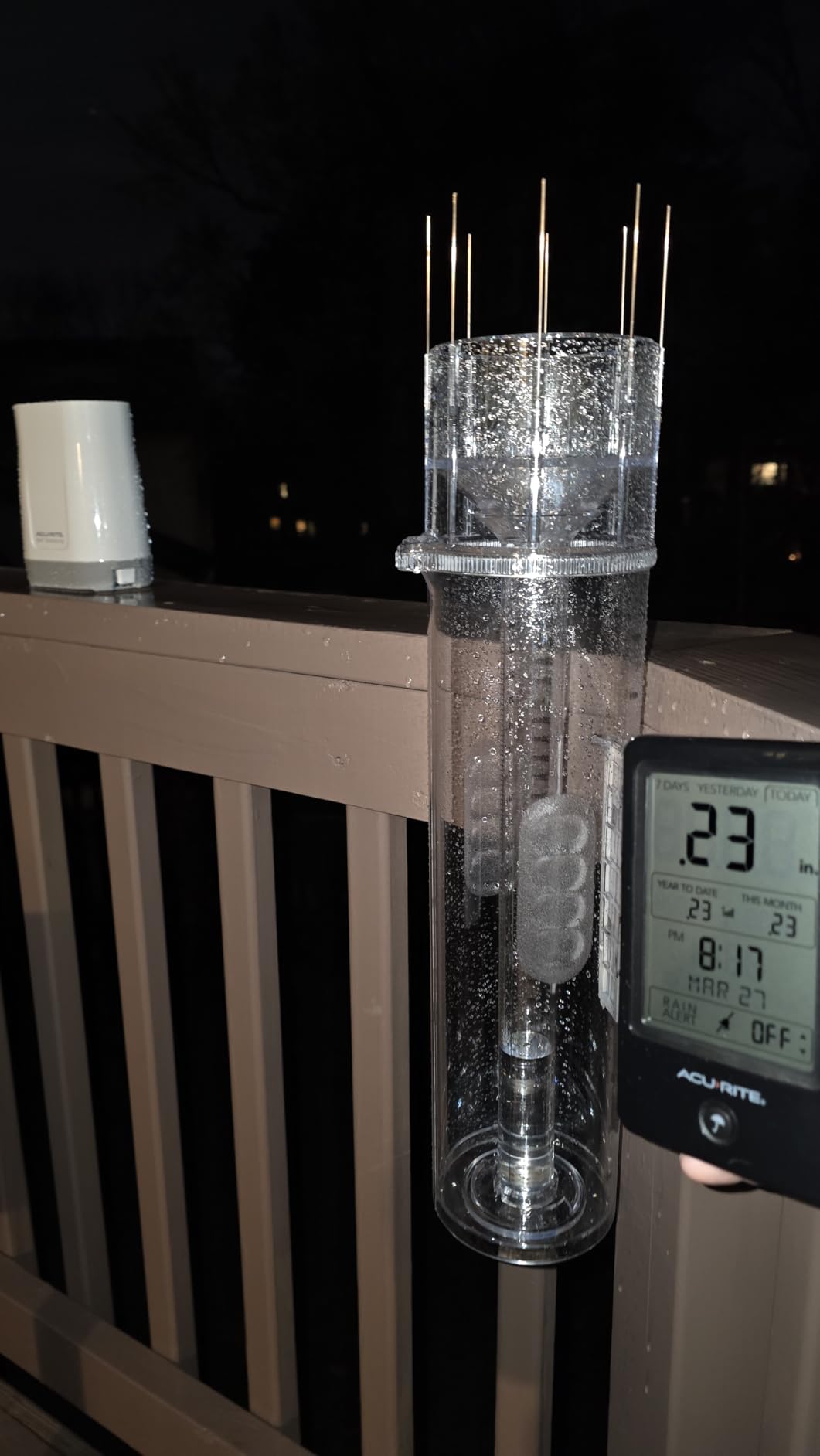 AcuRite Wireless Rain Gauge with Self-Emptying Rain Collector with Rainfall History, Alerts, and Current Date and Time (02446M) customer photo 1