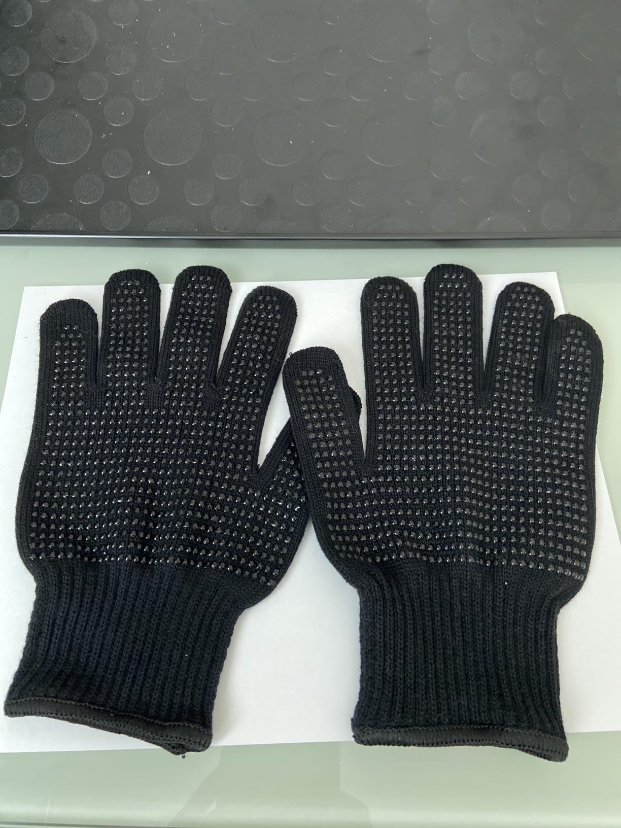 Teenitor 2 Pcs Heat Resistant Gloves With Silicone Bumps, Professional Heat Proof Glove Mitts For Hair Styling Curling Iron Wand Flat Iron Hot-Air Brushes Sublimation Gloves Rose Red customer photo 2