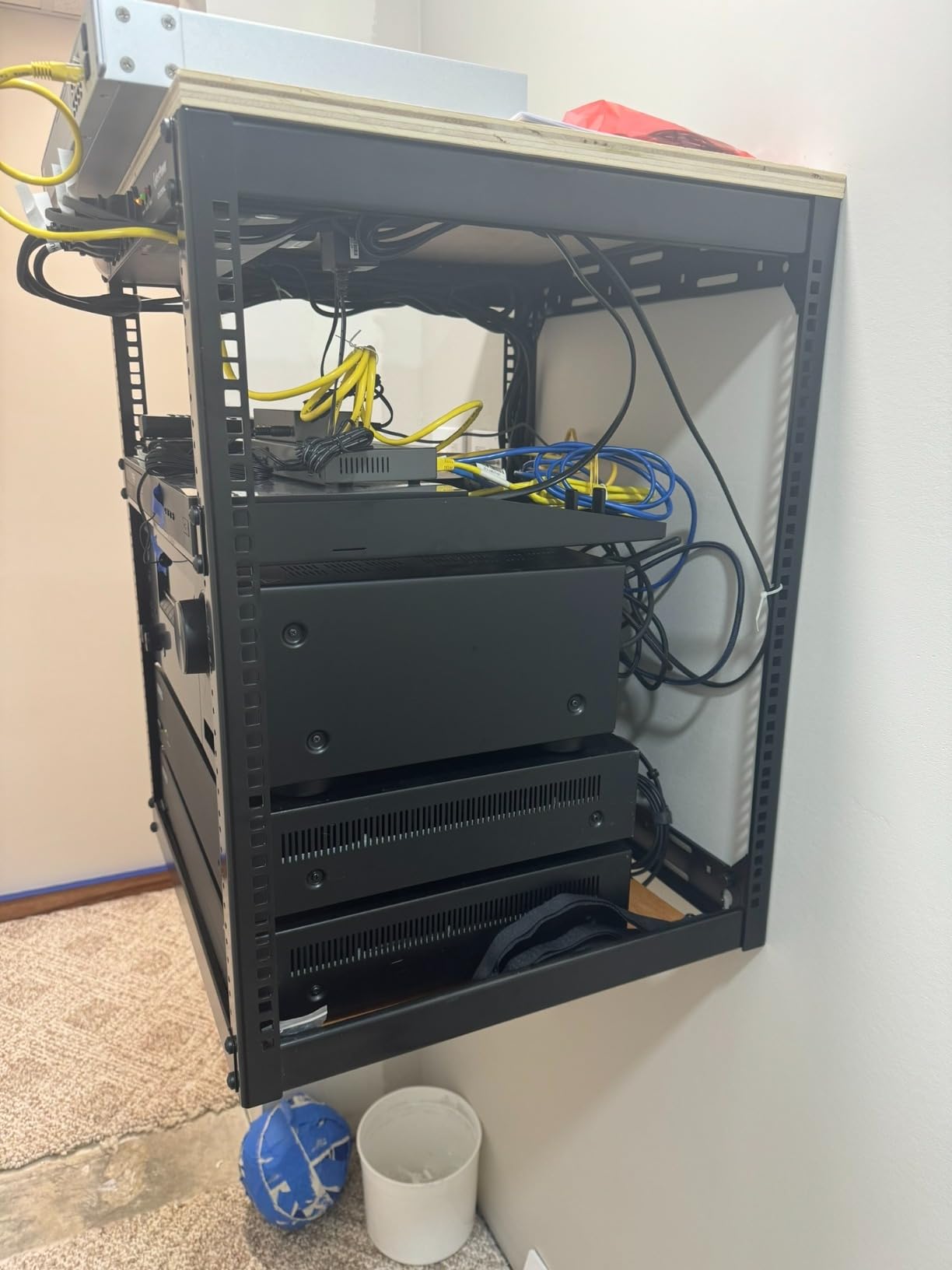 ECHOGEAR 15U Open Frame Rack for Servers & AV Gear - Wall Mountable Design Includes 2X Vented Shelves, 25x Rack Mounting Screws, 4X Leveling Feet, 4X Shelf Stops, & 2X Securement Straps customer photo 1