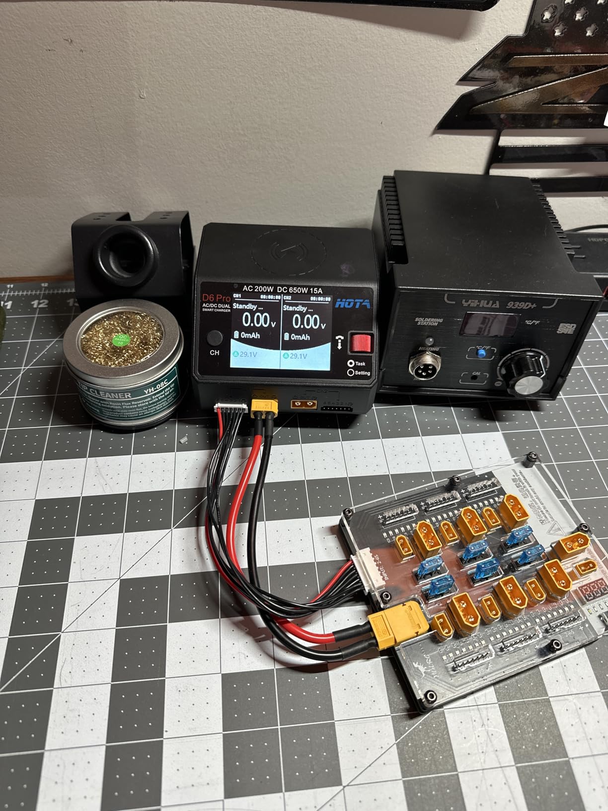 HOTA D6 Pro Lipo Charger AC200W DC650W 15A for LiHv Nicd NiMH Lipo Battery with Balance Phone Wireless Charging RC Car Drone Parts customer photo 1