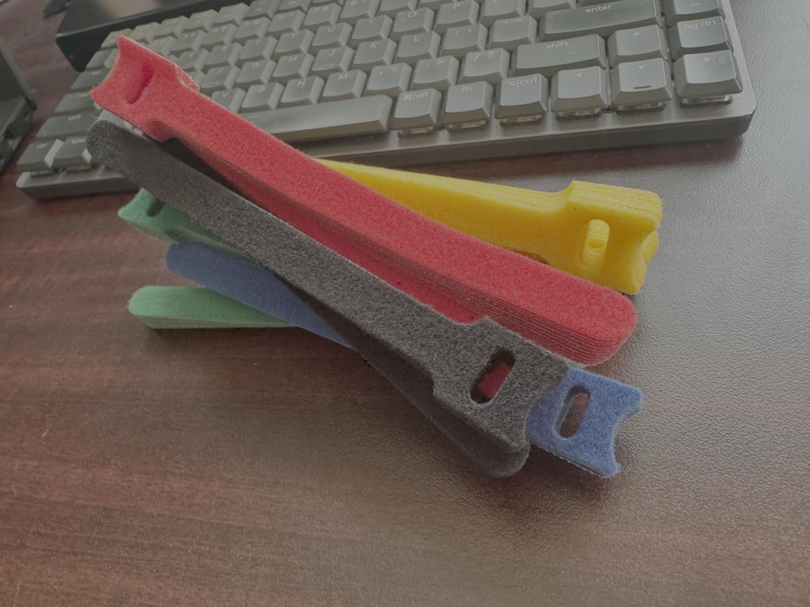 BALABALA 100PCS Cable Ties 6 Inch - Reusable Fabric Fastening Straps for Cord Management, Multi-Color Adjustable Cable Organizer for Home Office Electronics customer photo 2