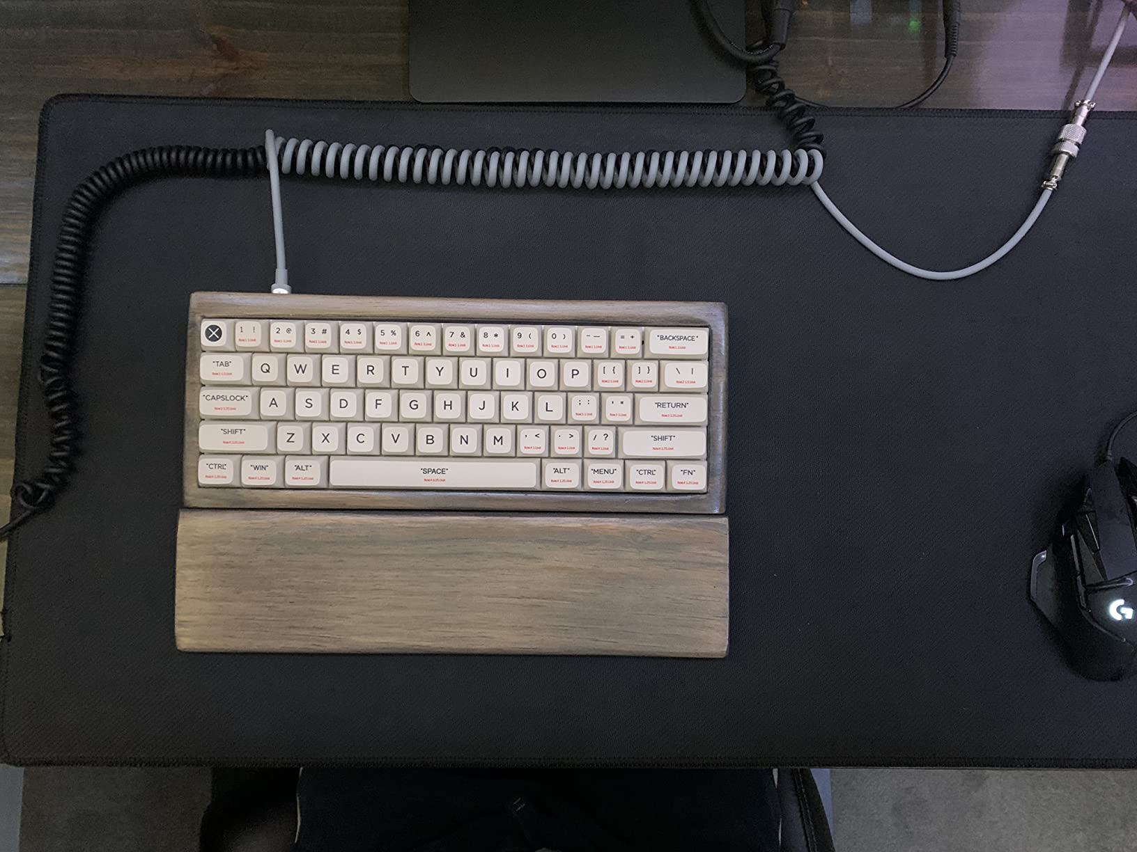 RK ROYAL KLUDGE RK61 Wired 60% Mechanical Gaming Keyboard Programmable QMK/VIA RGB Backlit 61 Keys Ultra-Compact Hot Swappable Red Switch Black customer photo 2