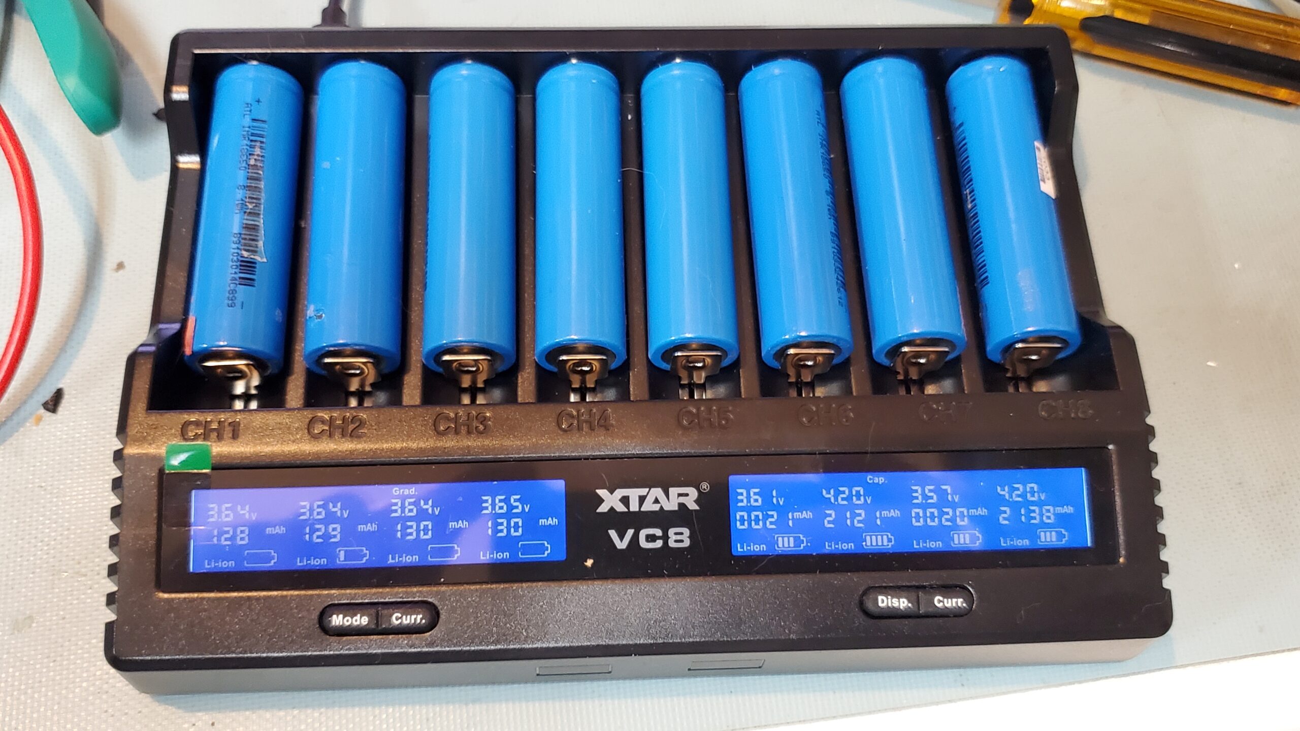 XTAR VC8 8 Slots 18650 Battery Charger USB C 3A Fast Charger 21700 Battery Charger with LCD Display for 3.6V 3.7V Li-ion 10440 18700 26650 1.2V Ni-MH AA AAA C Full Set with QC3.0 Wall Charger customer photo 1
