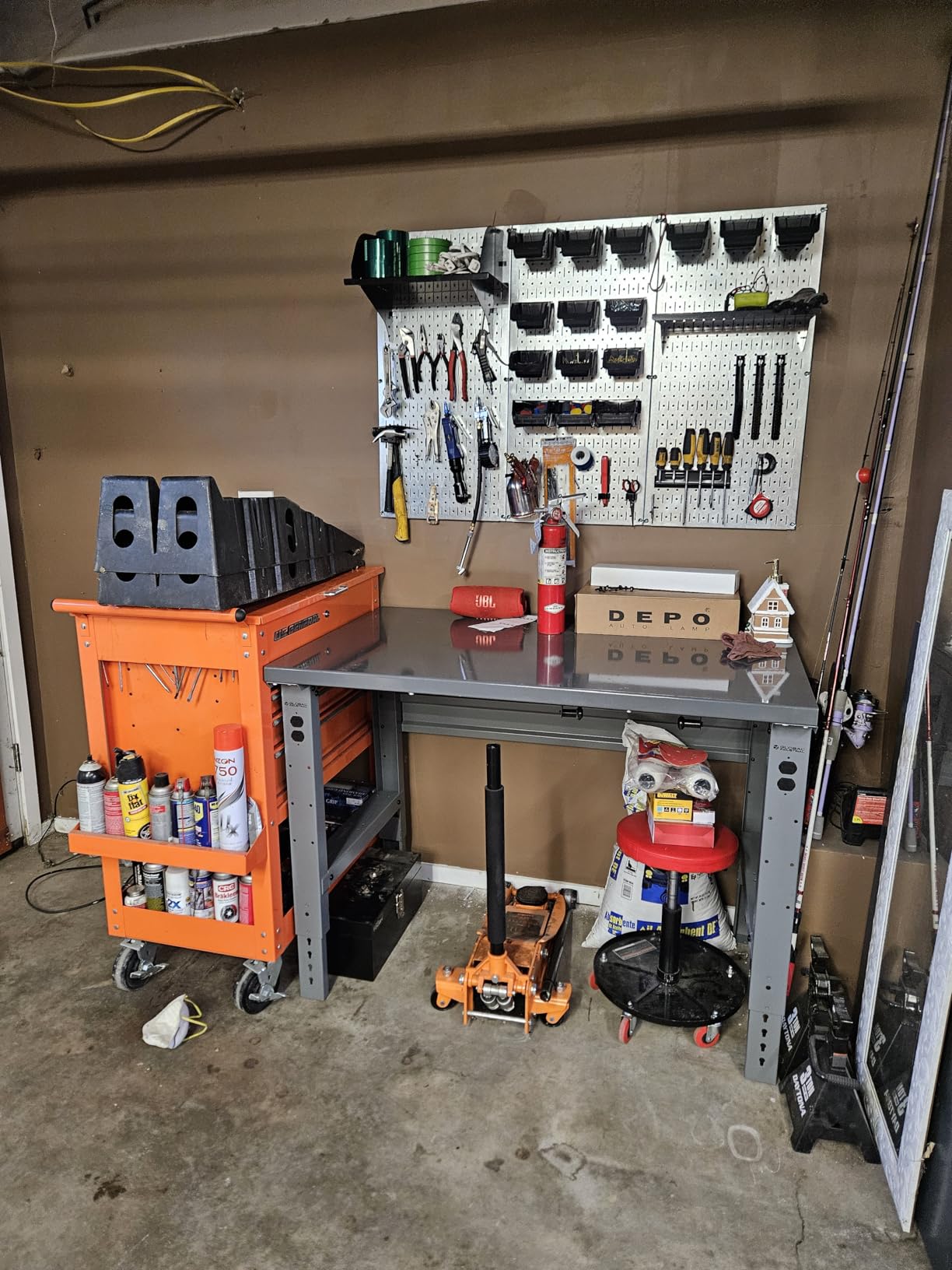 Global Industrial Adjustable Height Workbench C-Channel Leg, 48