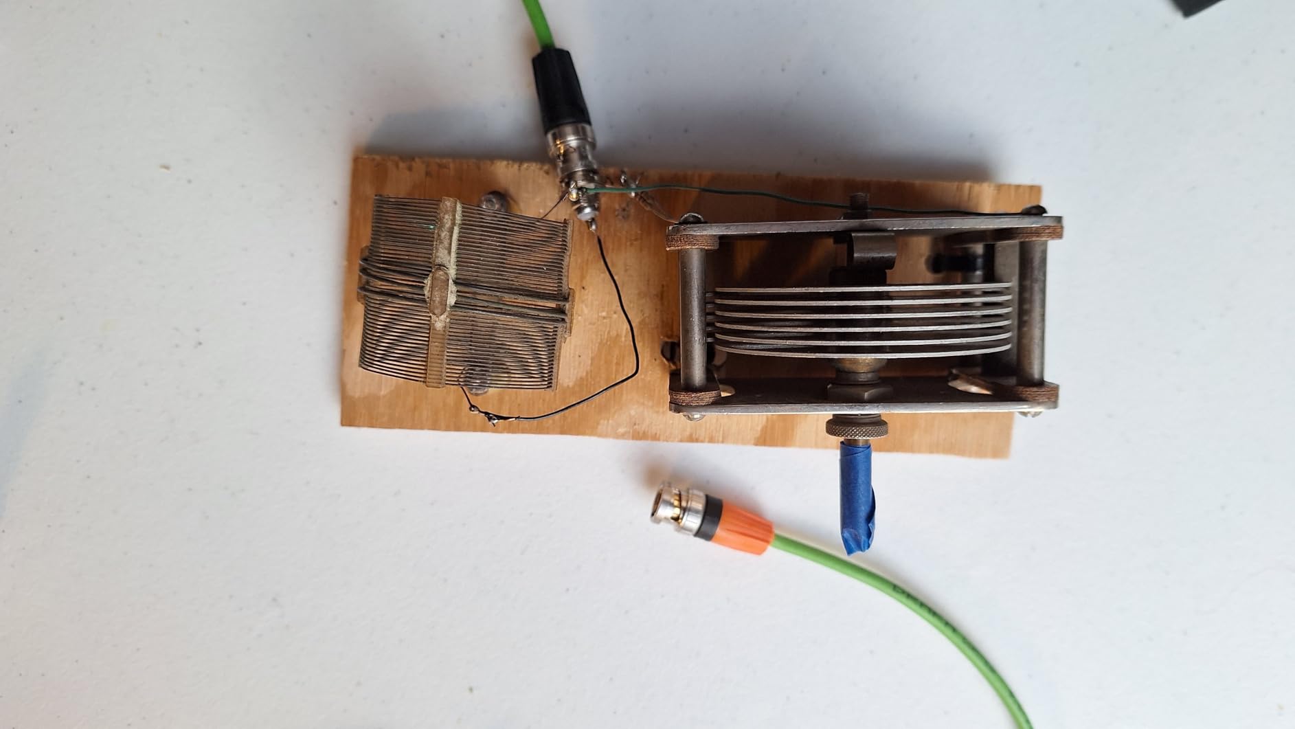 SEESII Upgraded NanoVNA-H4 Vector Network Analyzer, Latest V4.4 9KHz-1.5GHz HF VHF UHF 4