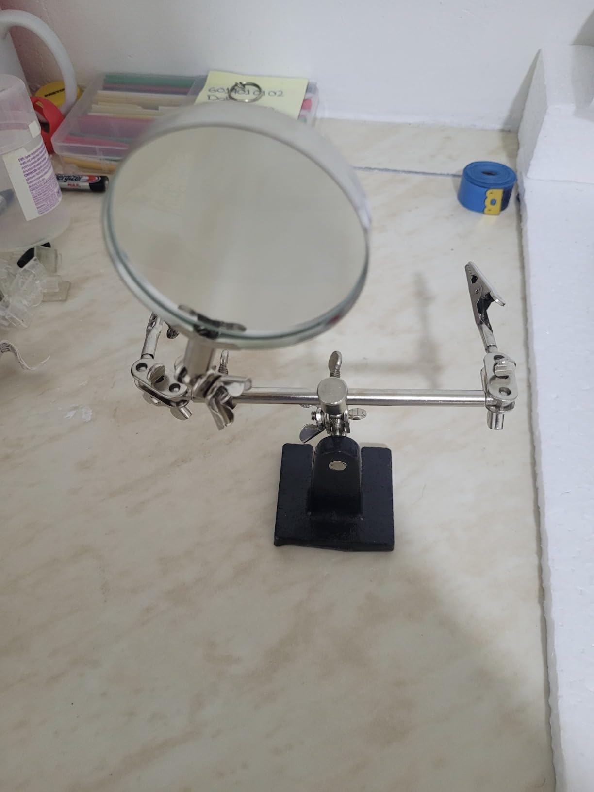 AORAEM Helping Hands Magnifier with Dual Adjustable Alligator Clips in 2.5X Magnifying Glass Soldering Station for Crafting, Hobby, Micro Objects customer photo 2