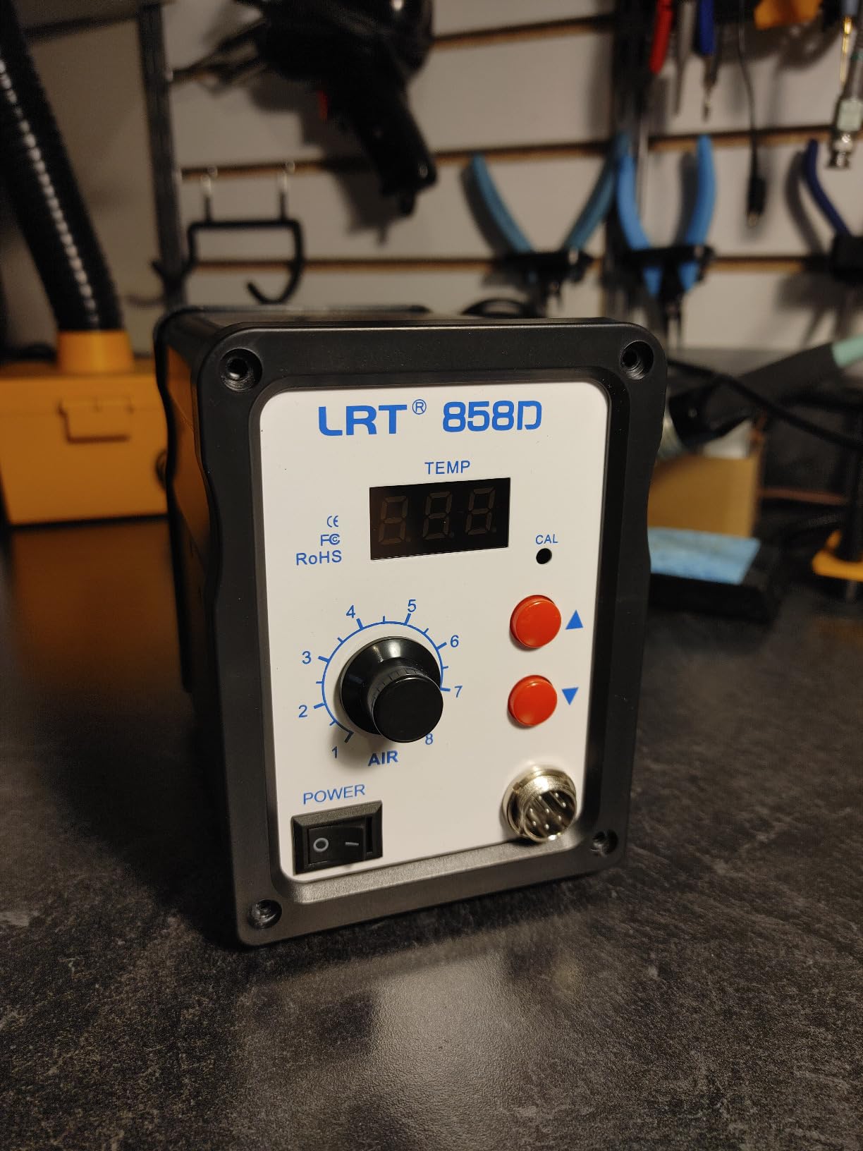 LRT 858D Digital Hot Air Rework Station for SMD Soldering customer photo 1