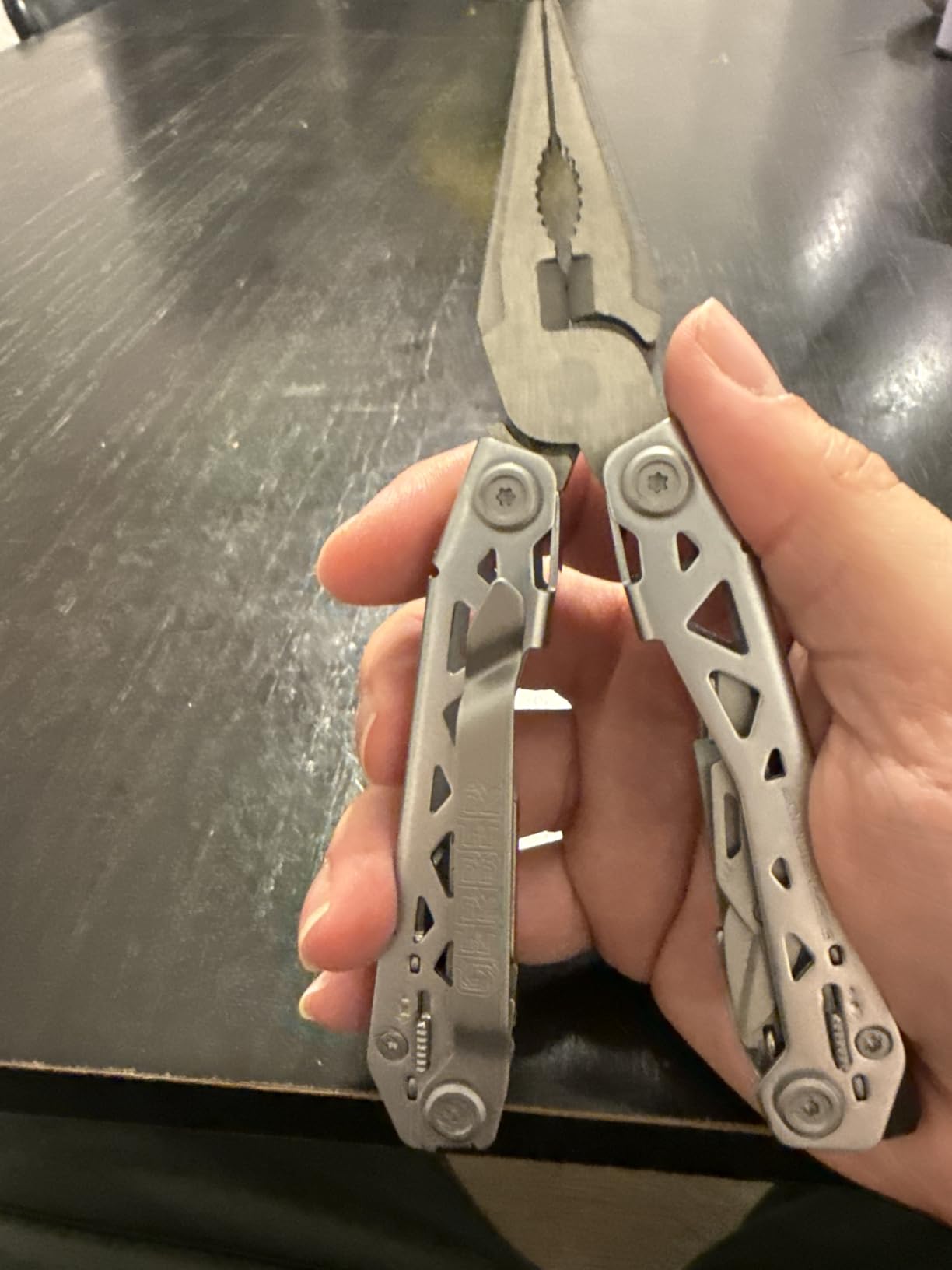 Gerber Gear Suspension-NXT EDC Multitool 15-in-1 Pocket Knife, Needle Nose Pliers and Wire Stripper for Camping and Survival, Black customer photo 2