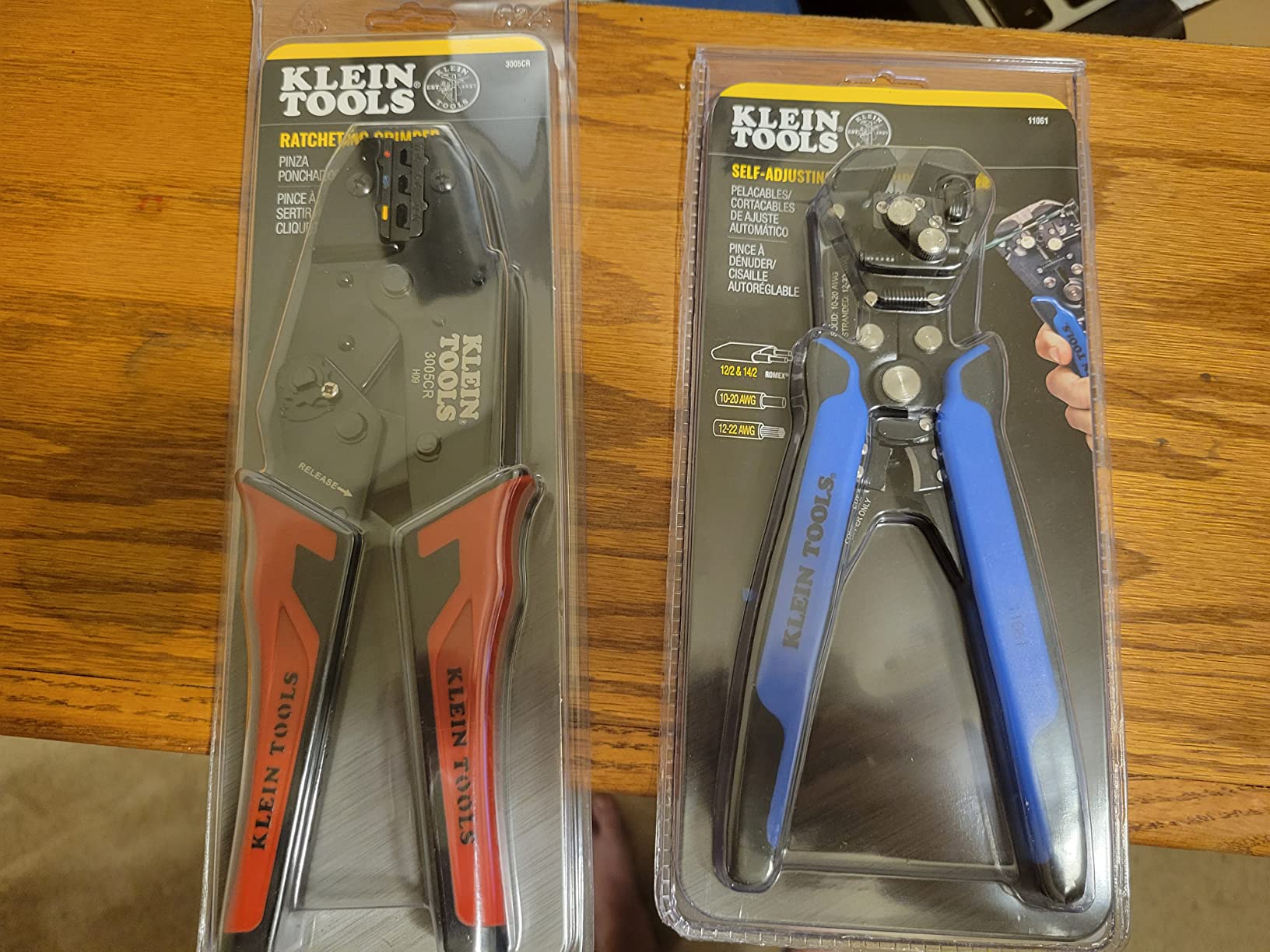 Klein Tools 80013 Wire Stripper / Ratcheting Crimper, Electrical Crimping Tool Kit with Automatic Wire Stripper and Ratcheting Insulated Terminal Crimper, 2-Piece customer photo 1