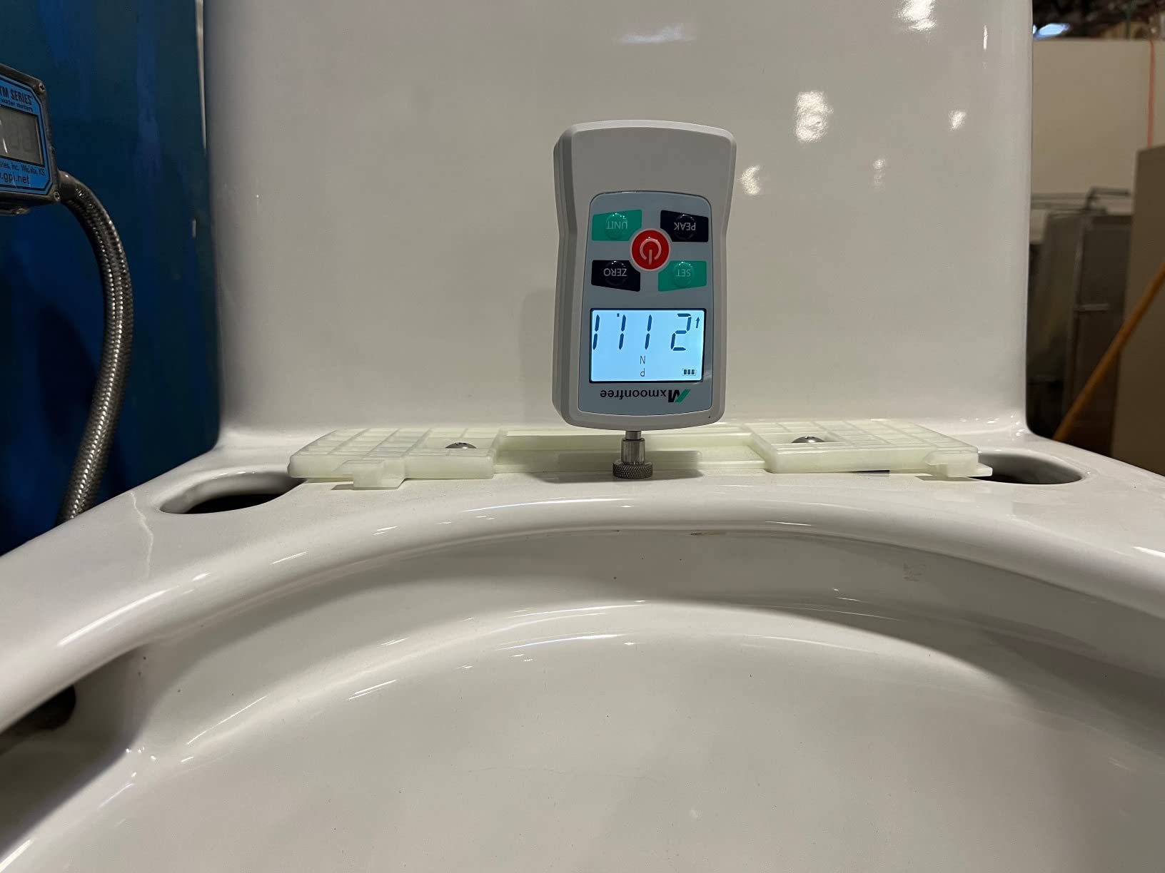 500N Digital Force Gauge Push Pull Gauge Portable Force Meter with Units N/LB/Kg/Oz, Storage Case, Auto Backlit LCD, Auto Power-Off for Teaching School Lab Mechanical Physics (ZMF-500N) customer photo 1