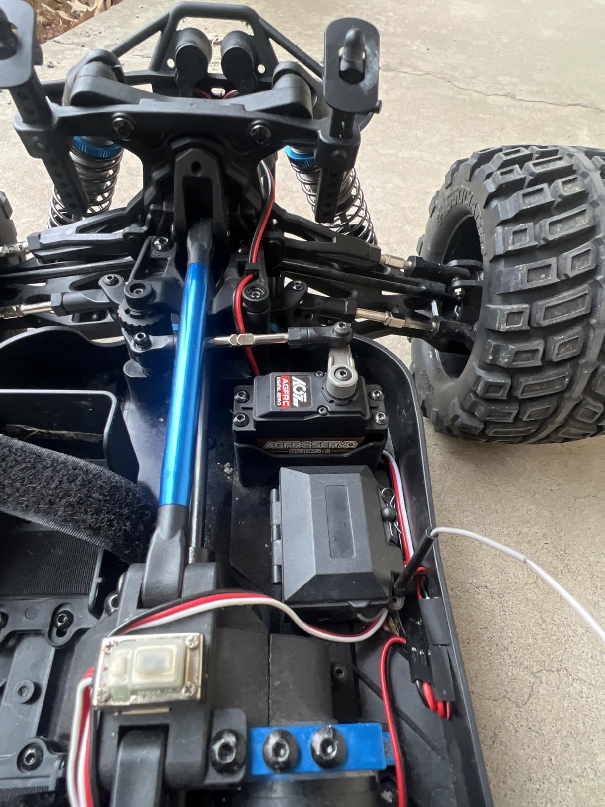 AGFRC 24KG Digital High Torque Servo Programmable Metal Gear Steering Servo for 1/10 RC Car Truck Crawler, 180° customer photo 1