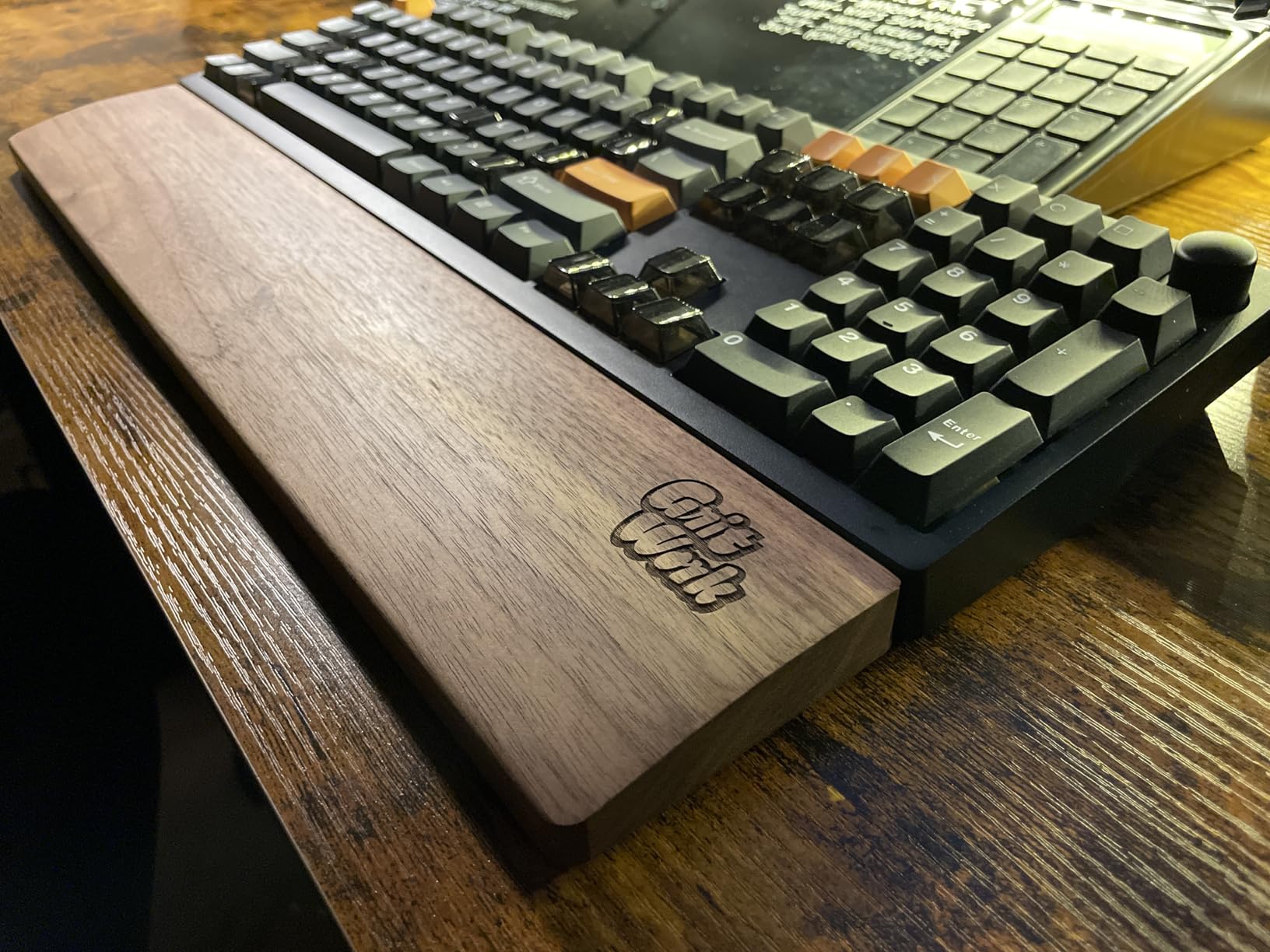 Faluber Wooden Wrist Rest, 17.3-inch Length and 20mm Thickness for Full-Sized Keyboard, Walnut Wood Palm Rest, Ergonomic Design for Mechanical Gaming Keyboard, Stain Resistant (Large, Walnut Wood) customer photo 1