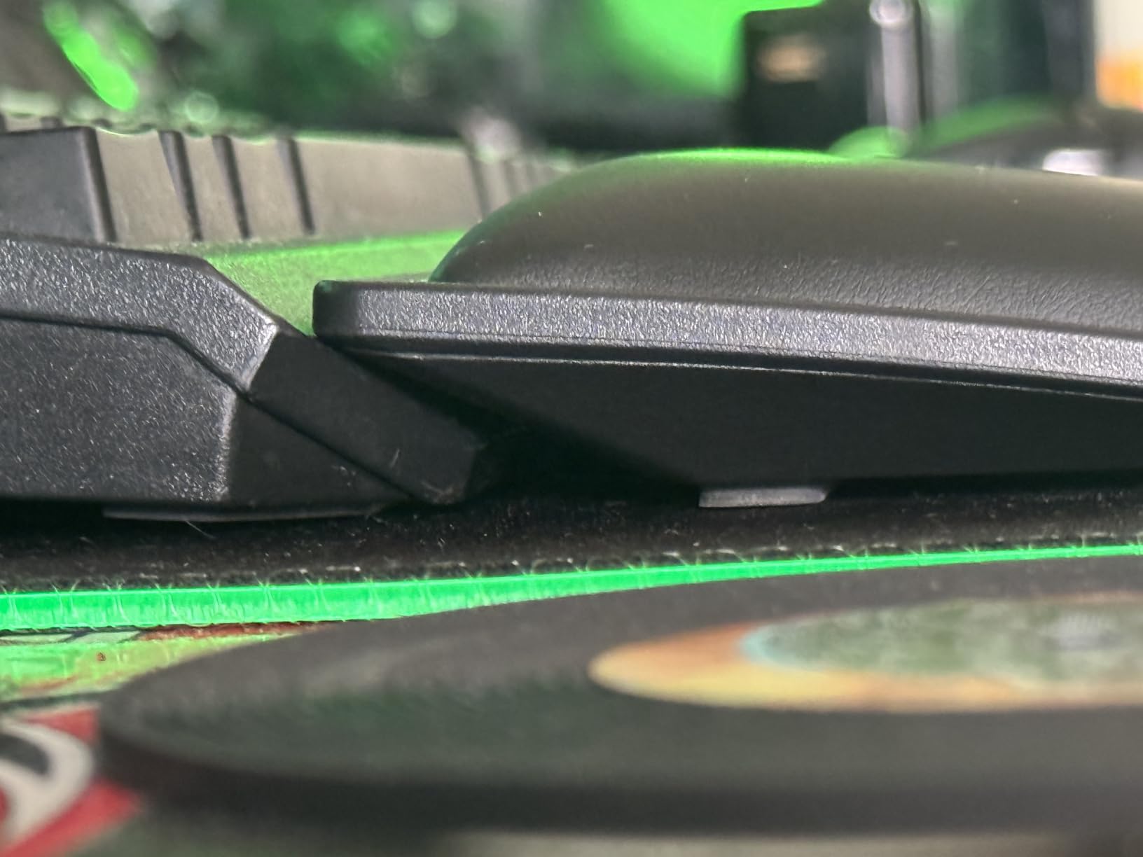 Razer Ergonomic Wrist Rest for Mini Keyboards: Plush Leatherette Memory Foam Cushion - Anti-Slip Rubber Feet customer photo 1