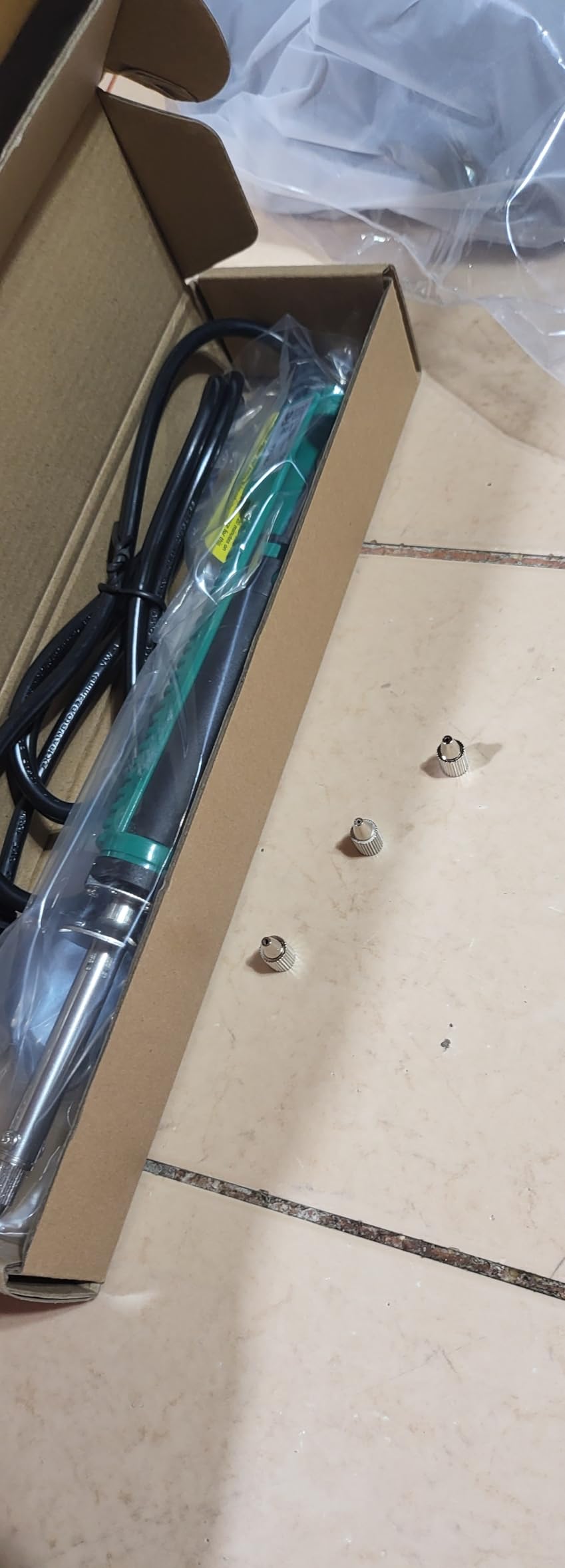 YIHUA 929D-V Electric Desoldering Soldering Iron Solder Sucker Desoldering Pump with Shorter Charging Handle and Desoldering Nozzles 1.0mm 1.2mm for Through-Hole Desoldering customer photo 2