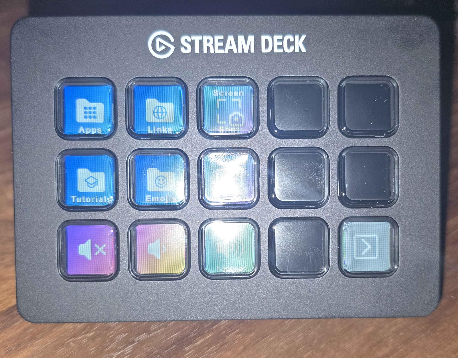 Stream Deck MK.2 - Studio Controller, 15 macro keys, trigger actions in apps and software like OBS, Twitch, YouTube and more, USB, works with Mac and PC customer photo 1