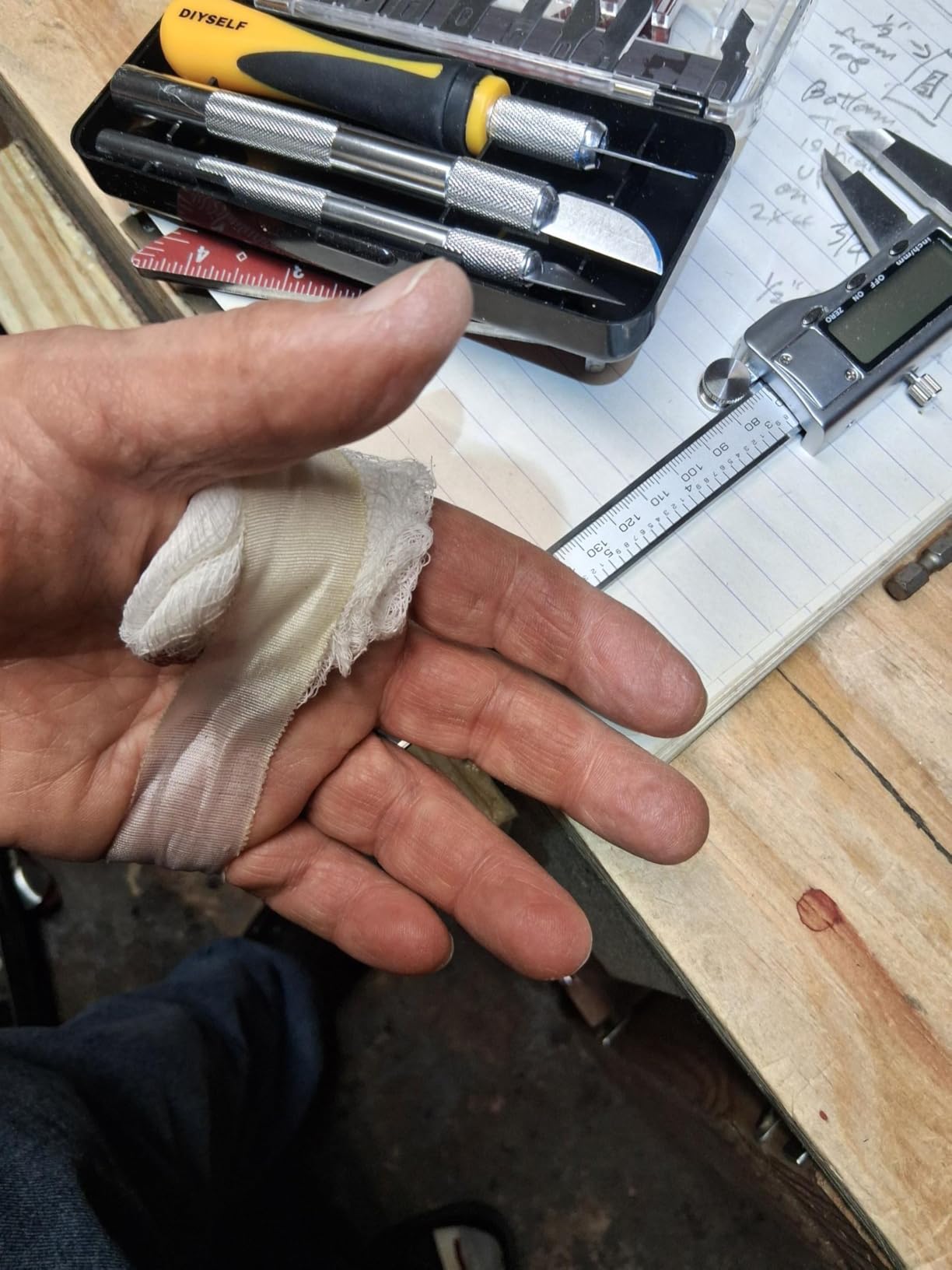 DIYSELF 16-Piece Exacto Knife Set, Craft Knife & Hobby Knife Kit, Precision Knife with Magnetic Storage Case, Exacto Knife for Crafting, Paper, Foam, Vinyl, Models, 3D Printing, Junk Journal Supplies customer photo 2