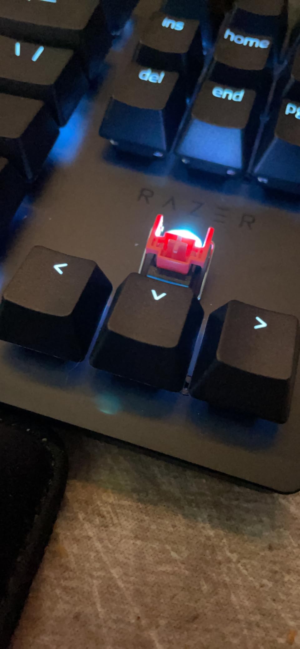 Razer Huntsman V2 TKL Tenkeyless Gaming Keyboard: Fast Linear Optical Switches Gen2 w/Sound Dampeners & 8000Hz Polling Rate - Detachable TypeC Cable - Doubleshot PBT Keycaps - Ergonomic Wrist Rest customer photo 2