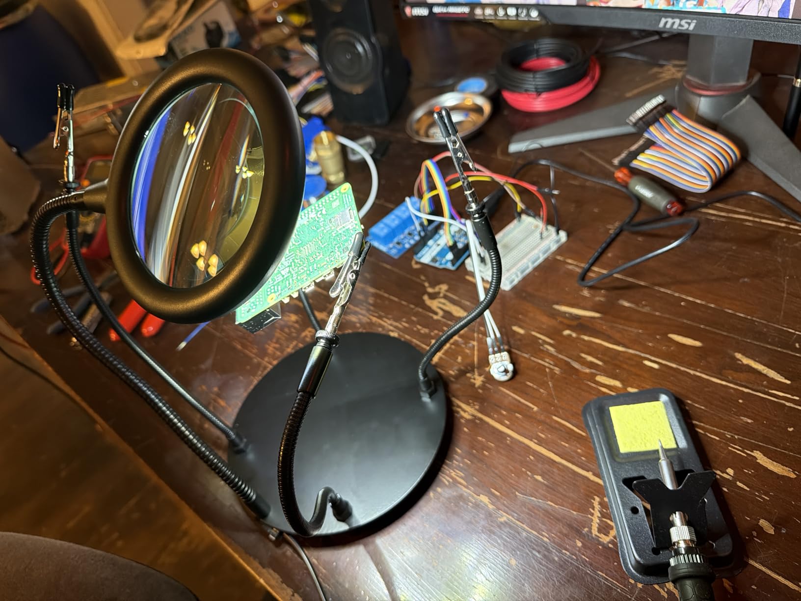 XYK Helping Hands Soldering Station with 3X Magnifying Glass with light, 4 Flexible Helping Hand Arms Magnifier and Third Hand Soldering Tool for Electronic Repair Soldering Jewelry Crafts customer photo 2