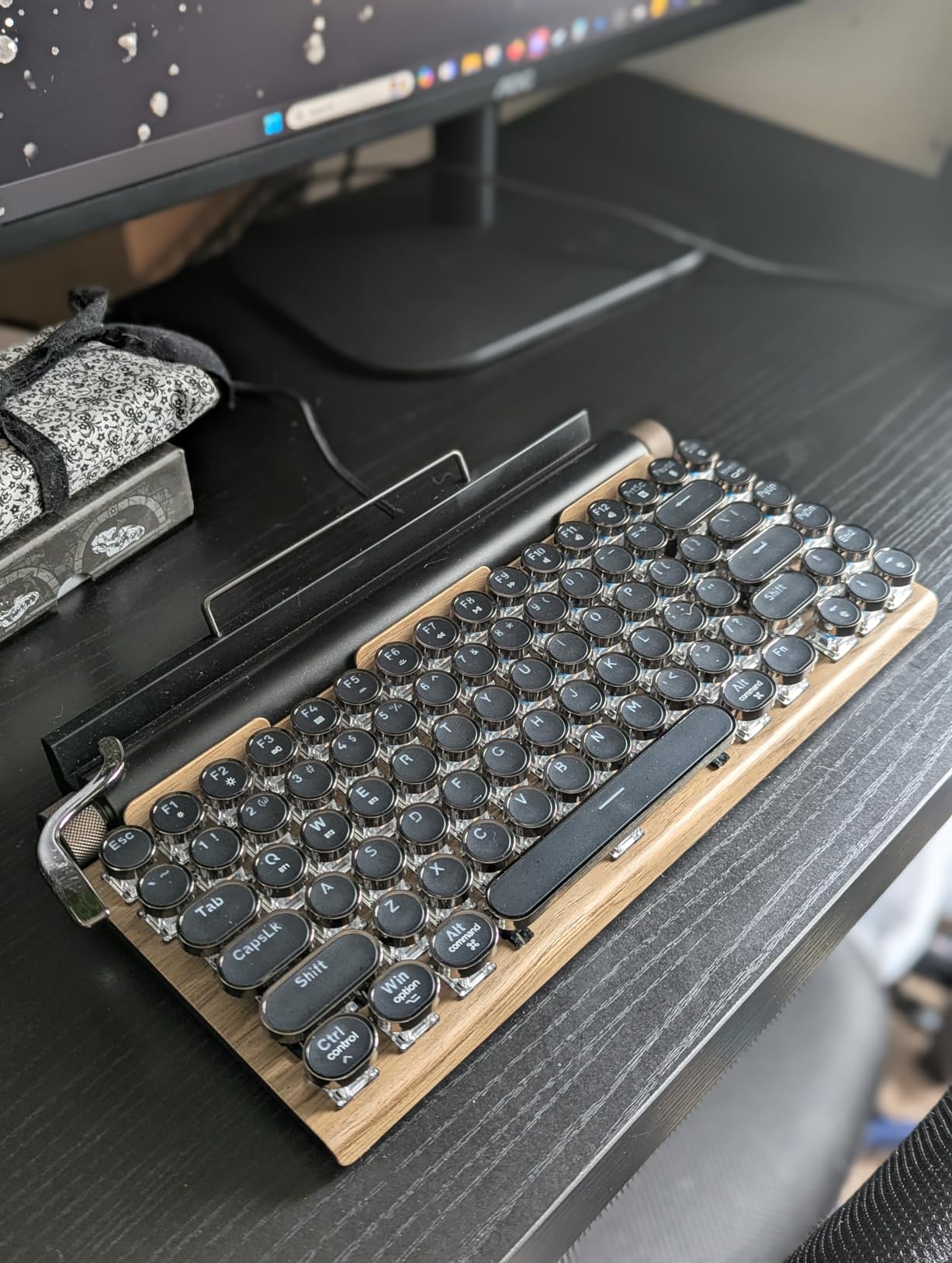 Adventurers Typewriter-Style Retro Mechanical Keyboard LED Backlight 83 Keys Bluetooth 5.0 Blue Axis Wood Color Panel Compatible with iOS/Android/Windows/Vista/Linux/Mac Office/Gaming customer photo 1