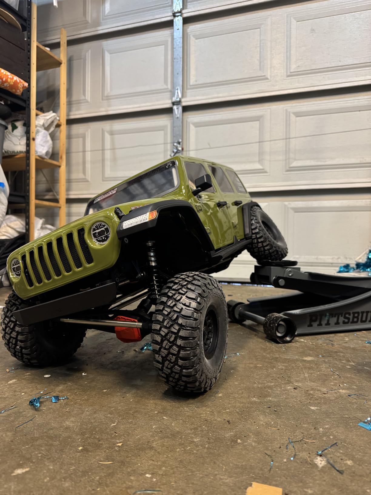 Axial RC Truck 1/6 SCX6 Jeep JLU Wrangler 4WD Rock Crawler RTR (Batteries and Charger Not Included): Green customer photo 2