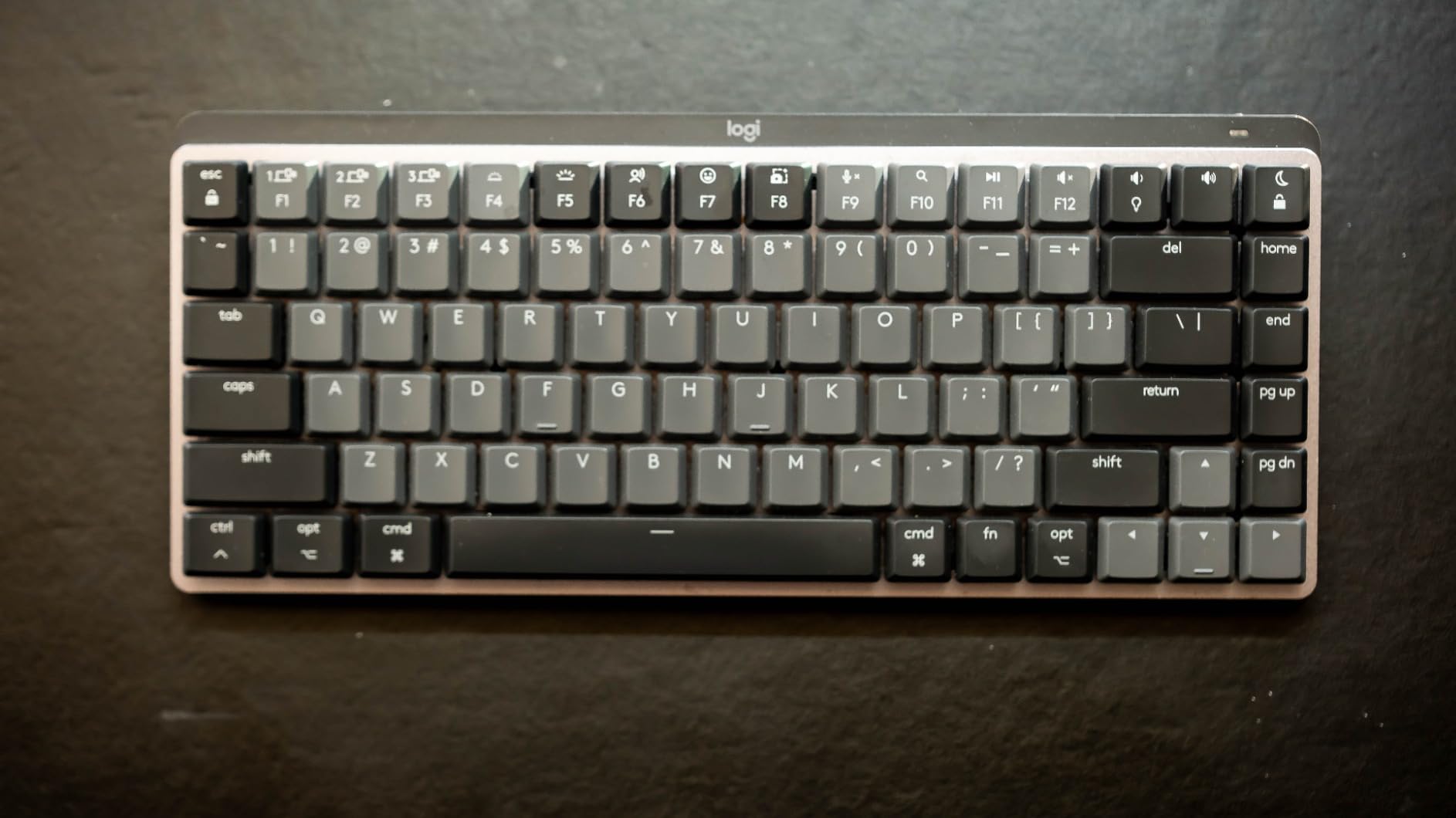 Logitech MX Mechanical Mini for Mac Wireless Illuminated Keyboard, Low-Profile Performance Switches, Tactile Quiet Keys, Backlit, Bluetooth, USB-C, Apple, iPad - Space Grey customer photo 2
