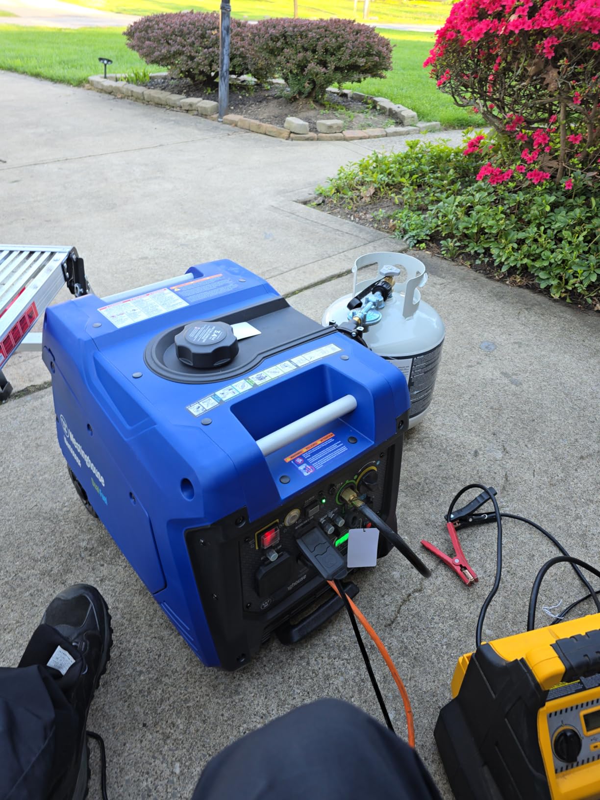 Westinghouse 5000 Peak Watt Super Quiet Dual Fuel Portable Inverter Generator, Remote Electric Start, Gas & Propane Powered, RV Ready 30A Outlet, Parallel Capable customer photo 1