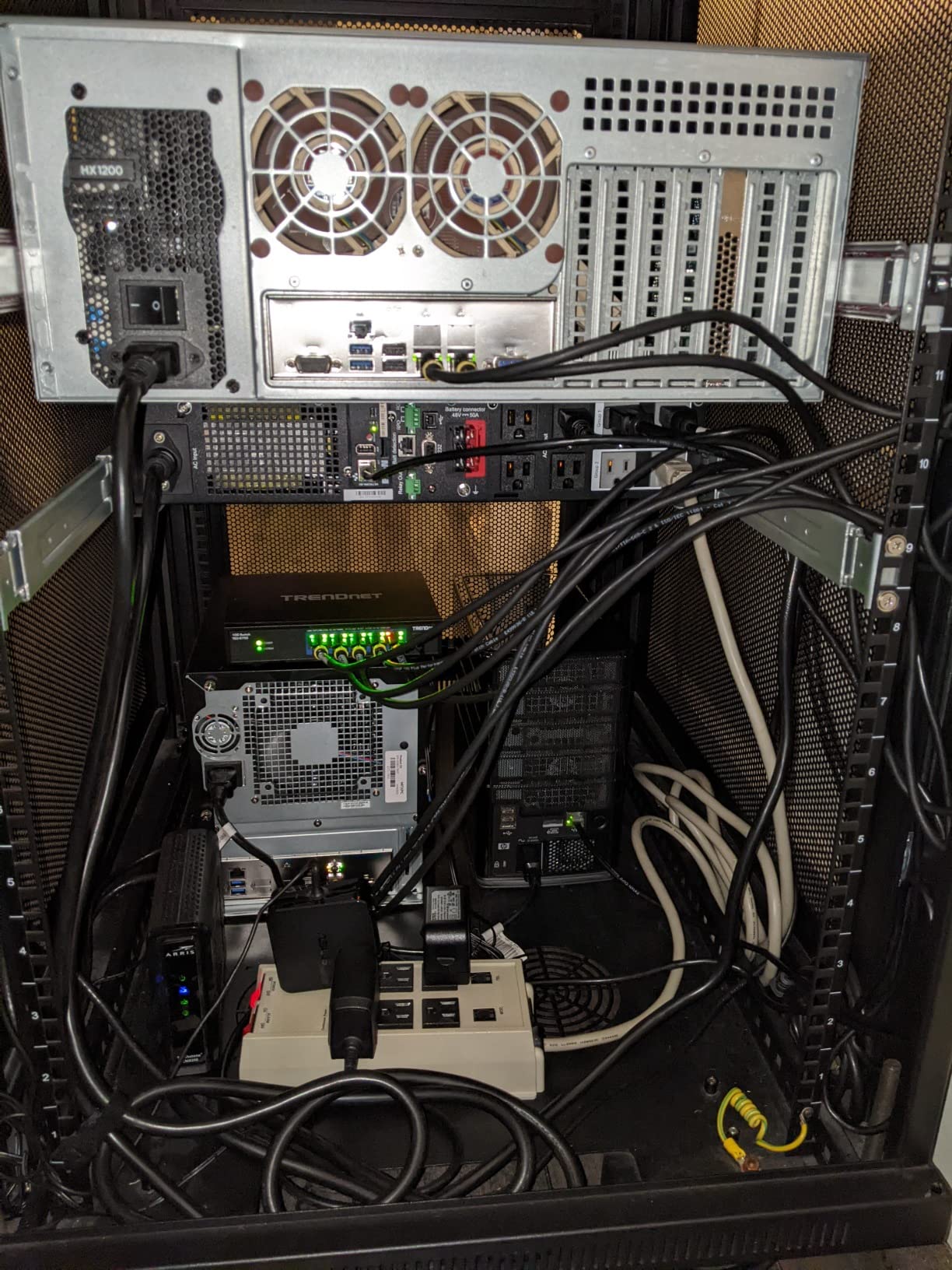 TRENDnet 5-Port 10G Switch, TEG-S750, 5 x 10G RJ-45 Ports, 100Gbps Switching Capacity, Supports 2.5G and 5G-Base-T Connections, NDAA & TAA Compliant customer photo 1