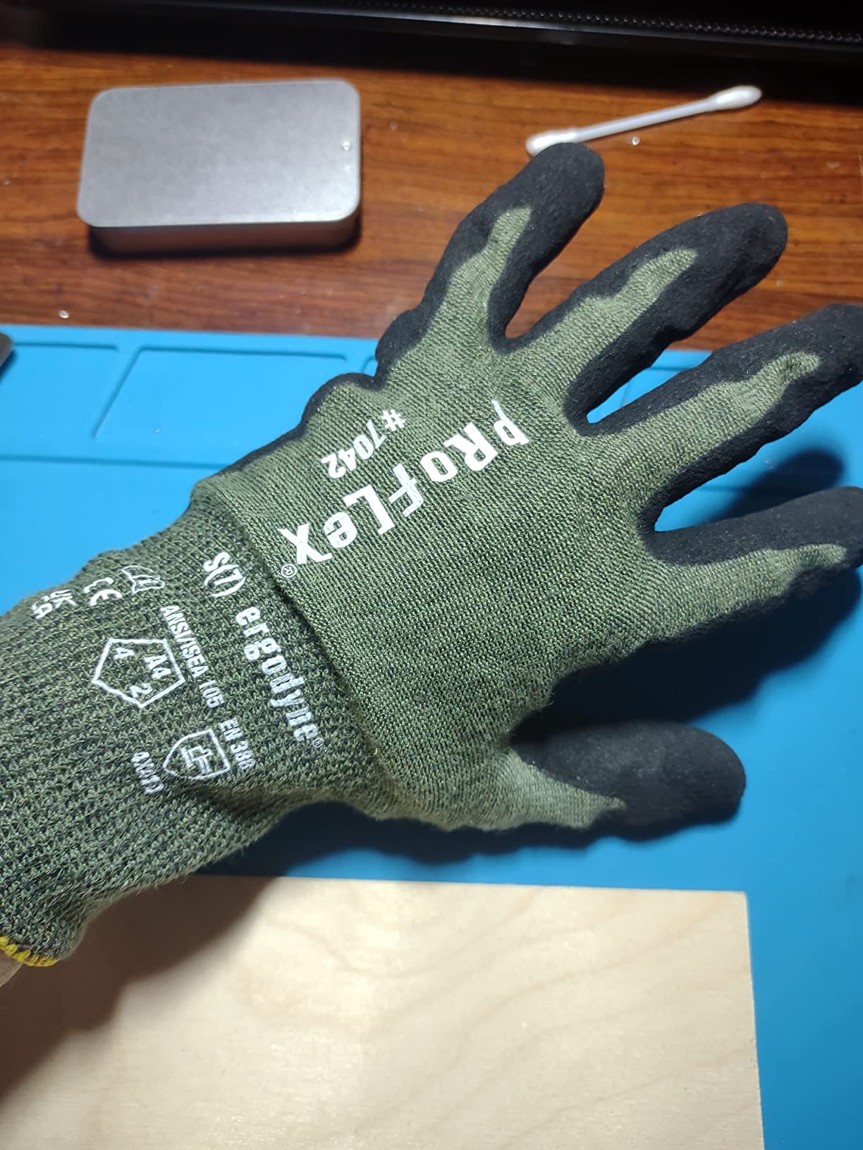 Ergodyne ProFlex 7042 Cut Resistant Work Gloves, ANSI A4, Contact Heat Resistant, Sandy Nitrile Coated Palms, 18g Aramid , Green customer photo 1