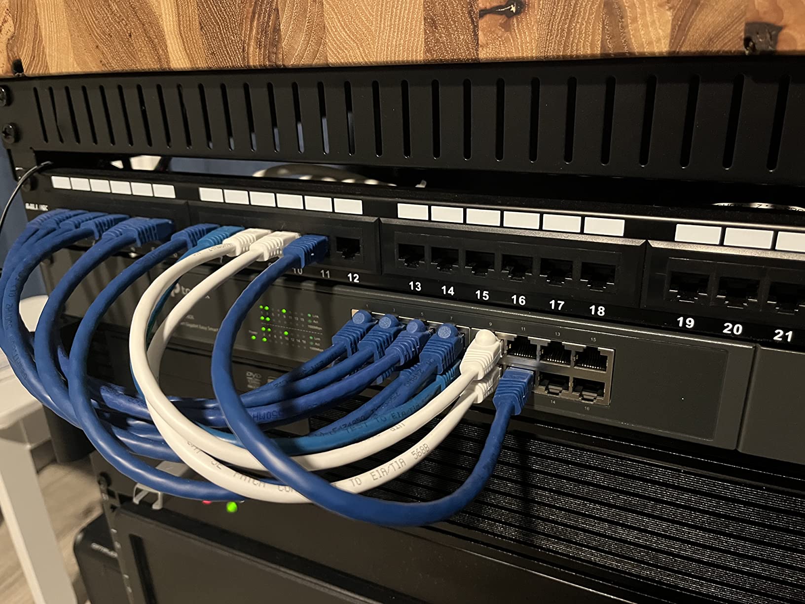 iwillink 24 Port Patch Panel, 10Gbps Cat6 Patch Panel, RJ45 Keystone Network Panel for Rackmount or Wall Mount, Ideal for Gigabit Ethernet Connections customer photo 2