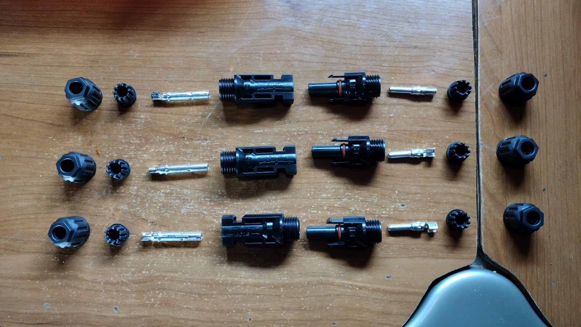 ECO-WORTHY 200 Watts 12 Volt/24 Volt Solar Panel Kit with High Efficiency Monocrystalline Solar Panel and 30A PWM Charge Controller for RV, Camper, Vehicle, Caravan and Other Off Grid Applications customer photo 2