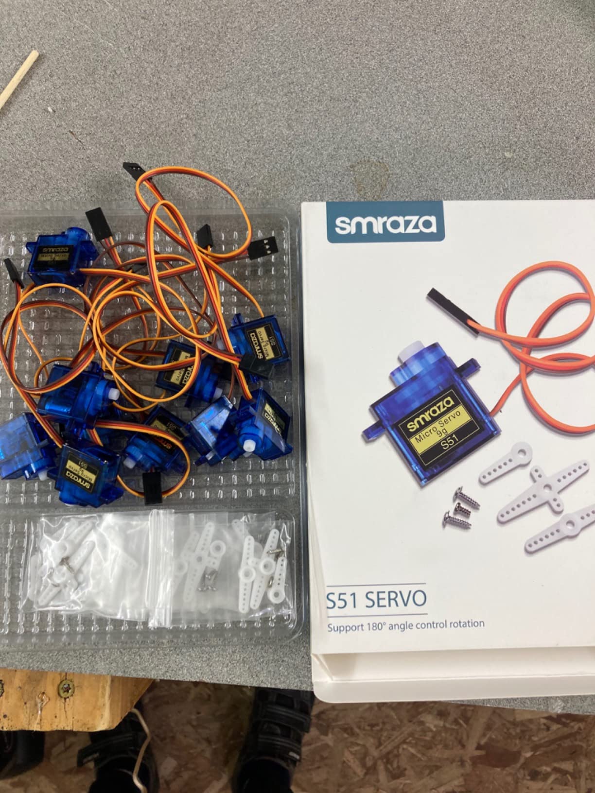 Smraza 4 Pcs SG90 9G Micro Servo Motor Kit (Metal Gear) for Arduino Projects, RC Robot, Robot Arm, Helicopter, Airplane, Car and Boat Control customer photo 1