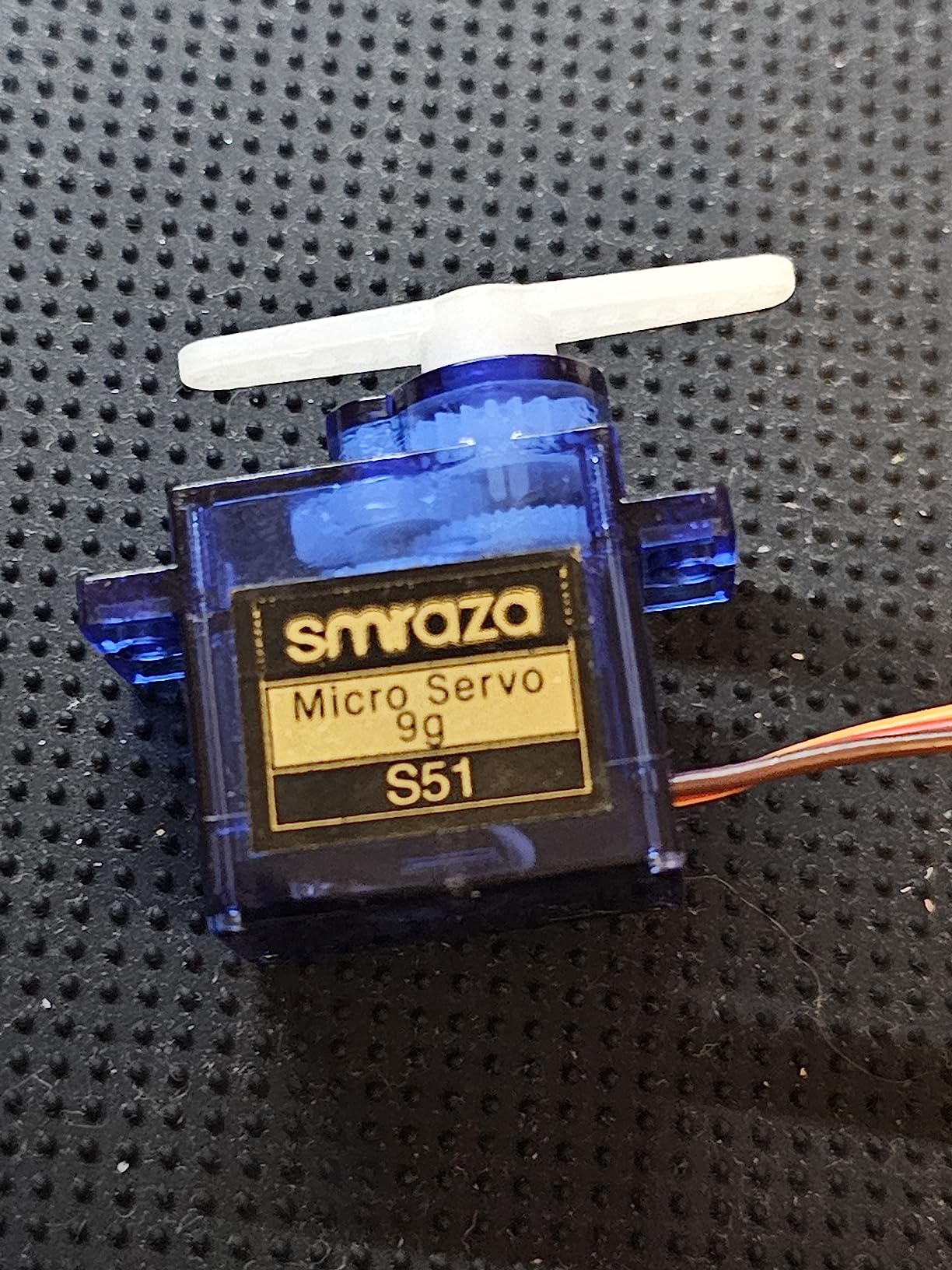 Smraza 4 Pcs SG90 9G Micro Servo Motor Kit (Metal Gear) for Arduino Projects, RC Robot, Robot Arm, Helicopter, Airplane, Car and Boat Control customer photo 2