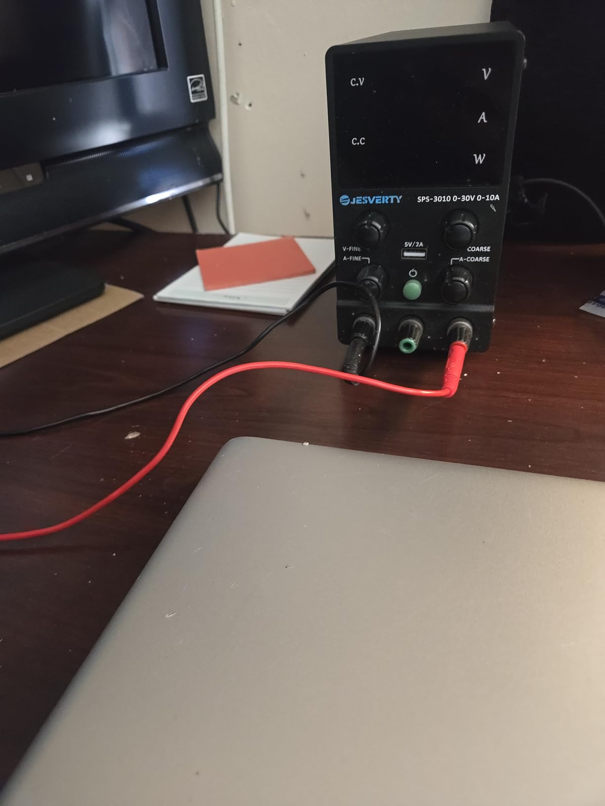 DC Power Supply Variable, 0-30V 0-10A Adjustable Switching DC Regulated Bench Power Supply with High Precision 4-Digit LED Display, 5V/2A USB Port, Coarse and Fine Adjustment SPS-3010 customer photo 2