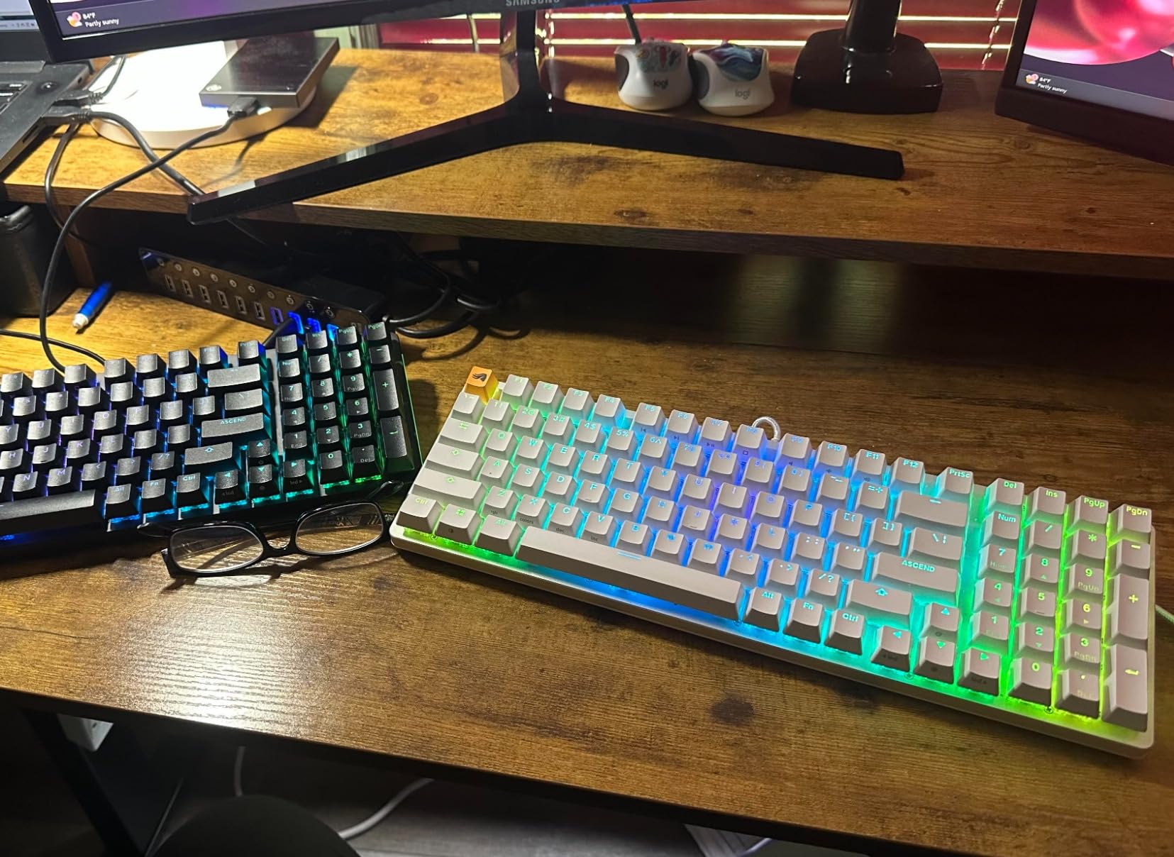 GMMK 2 Gaming Mechanical Keyboard - Hotswap Cherry Mx Style Linear Switches- Full Size Wired Keyword- Double Shot Keycaps, RGB - PC Setup Accessories - 96% customer photo 1