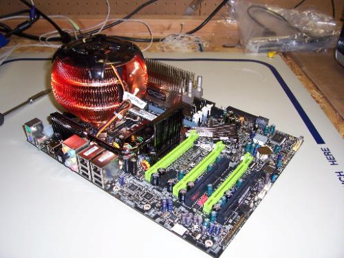 StarTech.com Anti Static Mat, Mat for Electronics Repair, Anti Static Table/Desk Mat w/Detachable Grounding Wire, ANSI/ESD S 4.1, Flexible Thermoplastic Work Pad, 23x47