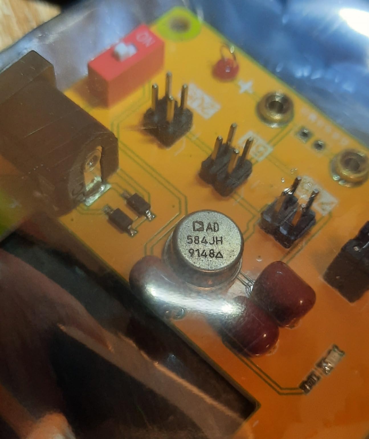 Acxico AD584 High Precision Voltage Reference Module 4-Channel 2.5V/7.5V/5V/10V customer photo 1
