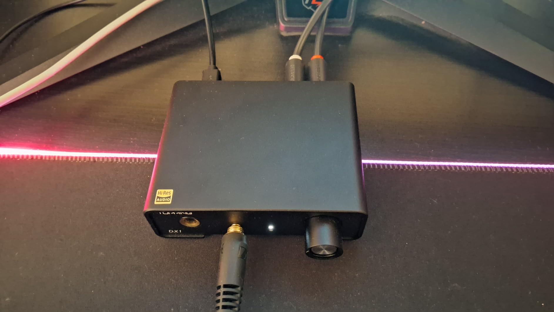 Topping DX1 Mini Stereo DAC Headphone Amplifier Combo - 280mW x2 Powerful Output Two-Stage GAIN Switch USB Chargable Discrete LNRD AK4493S XU208 384kHz/32bit Native DSD256 HiFi Home Audio (Black) customer photo 1