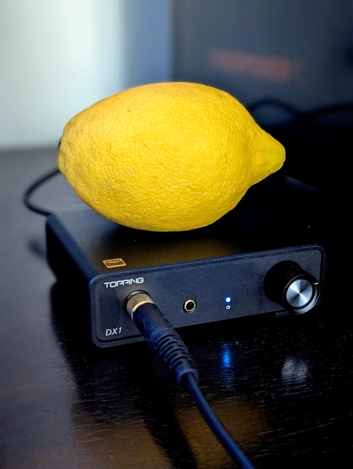 Topping DX1 Mini Stereo DAC Headphone Amplifier Combo - 280mW x2 Powerful Output Two-Stage GAIN Switch USB Chargable Discrete LNRD AK4493S XU208 384kHz/32bit Native DSD256 HiFi Home Audio (Black) customer photo 2