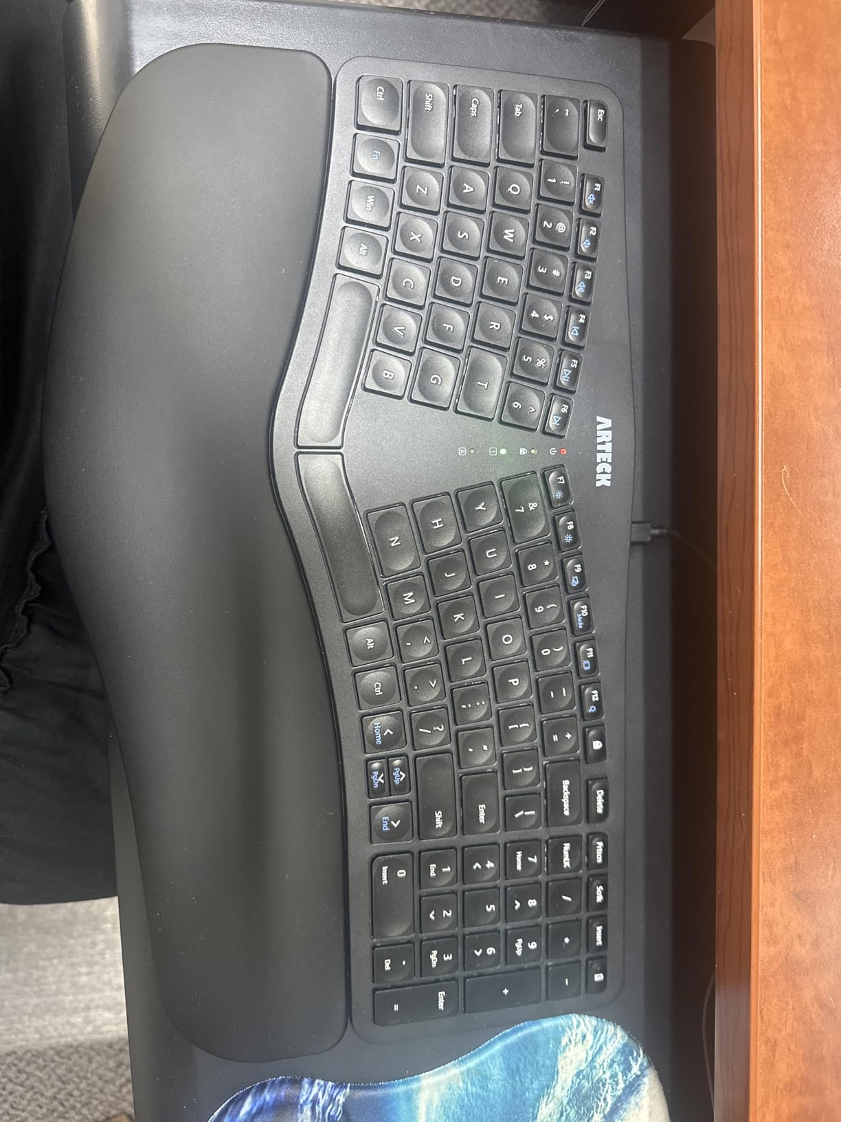 Arteck Split Ergonomic Keyboard with Cushioned Wrist and Palm Rest, 2.4G USB Wireless Comfortable Natural Ergonomic Split Keyboard, for Windows Computer Desktop Laptop customer photo 1