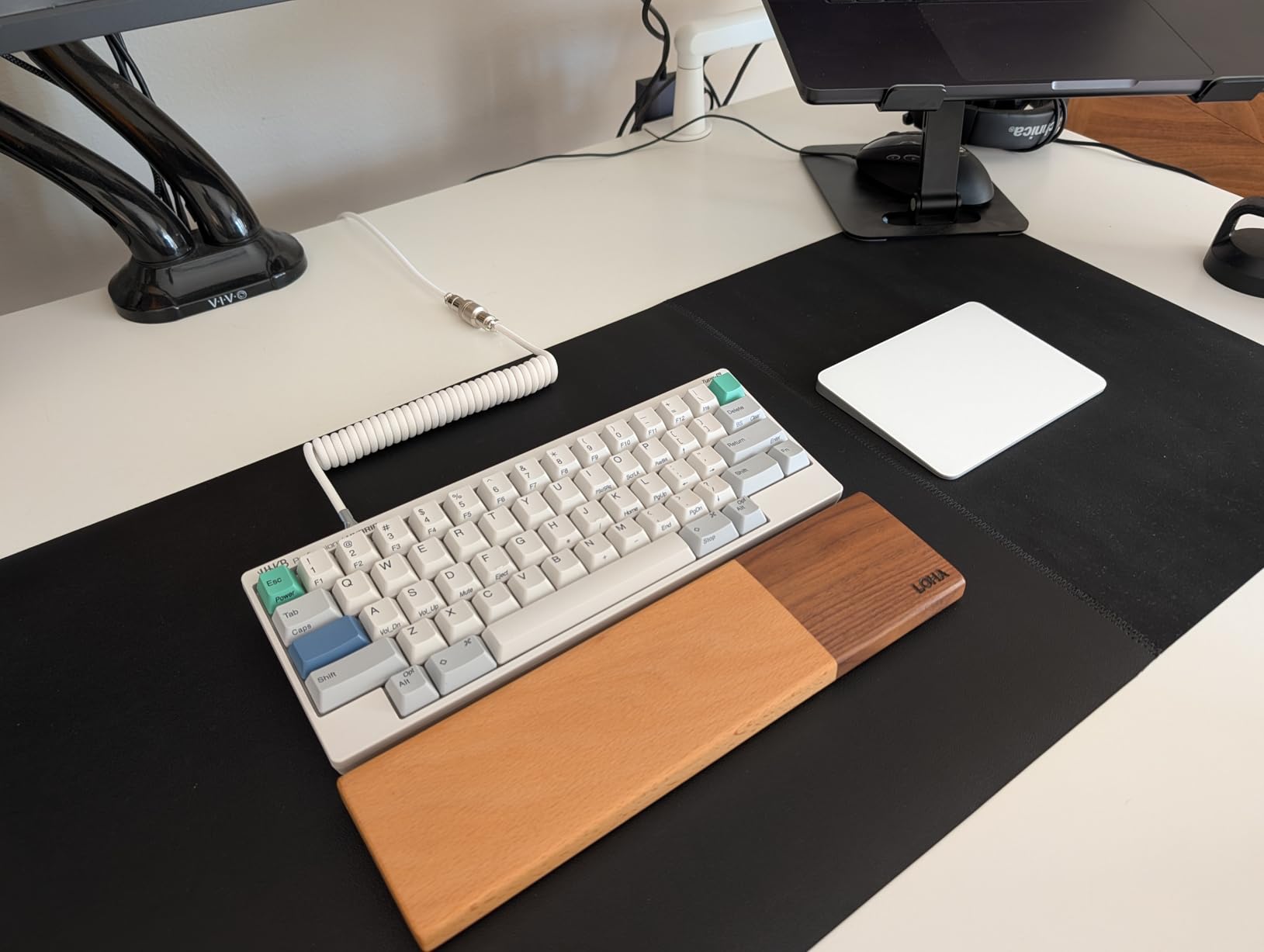 HHKB - Happy Hacking Keyboard Professional Hybrid Type-S Snow (Wireless, Bluetooth, Wired, USB, Silent, Mac, Windows, White, Printed) with 2 Year Advance Exchange Warranty customer photo 1